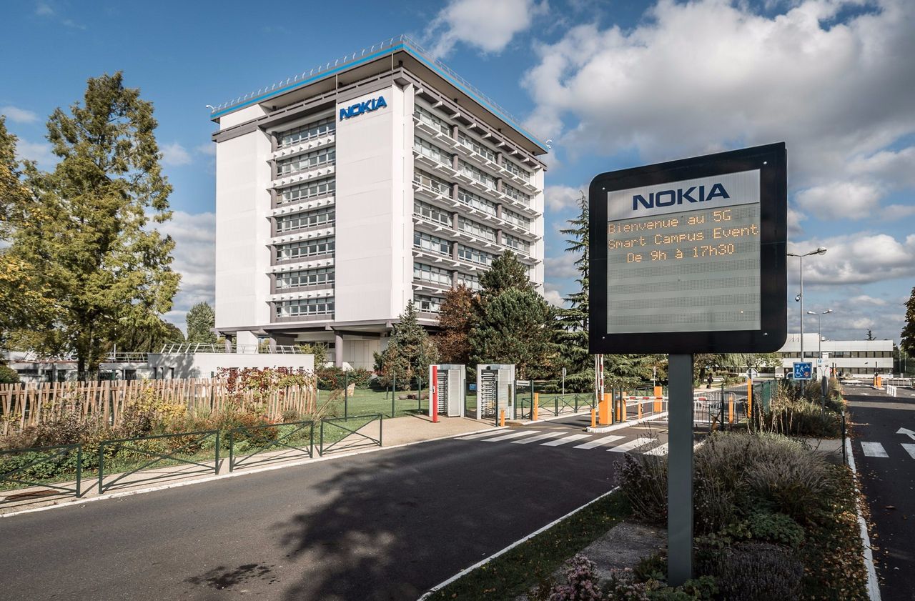 <b></b> Le site de recherche et développement de Nokia à Nozay (Essonne) va se séparer de 1233 salariés sur 2895.