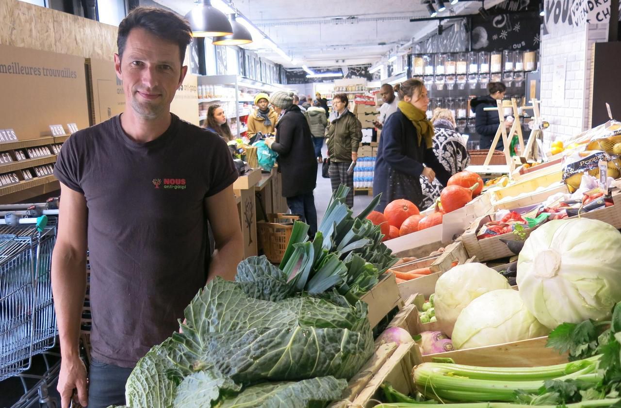A Paris La Nouvelle Epicerie Anti Gaspi Vend Des Produits Hors Normes A Prix Casses Le Parisien