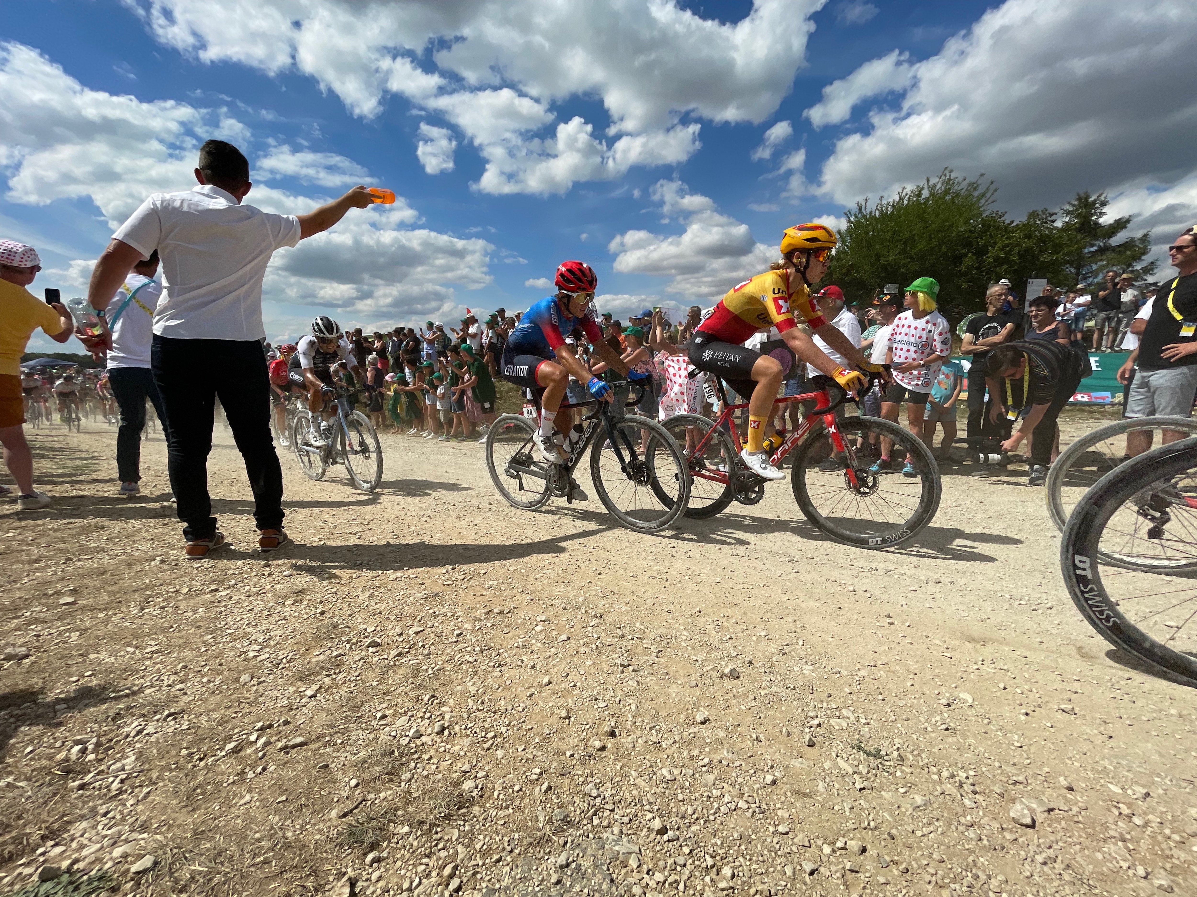Après le Tour de France féminin en 2022, la Grande Boucle masculine empruntera les célèbres chemins blancs de l'Aube et traverseront les vignes champenoise le dimanche 7 juillet./LP/Stéphane Magnoux