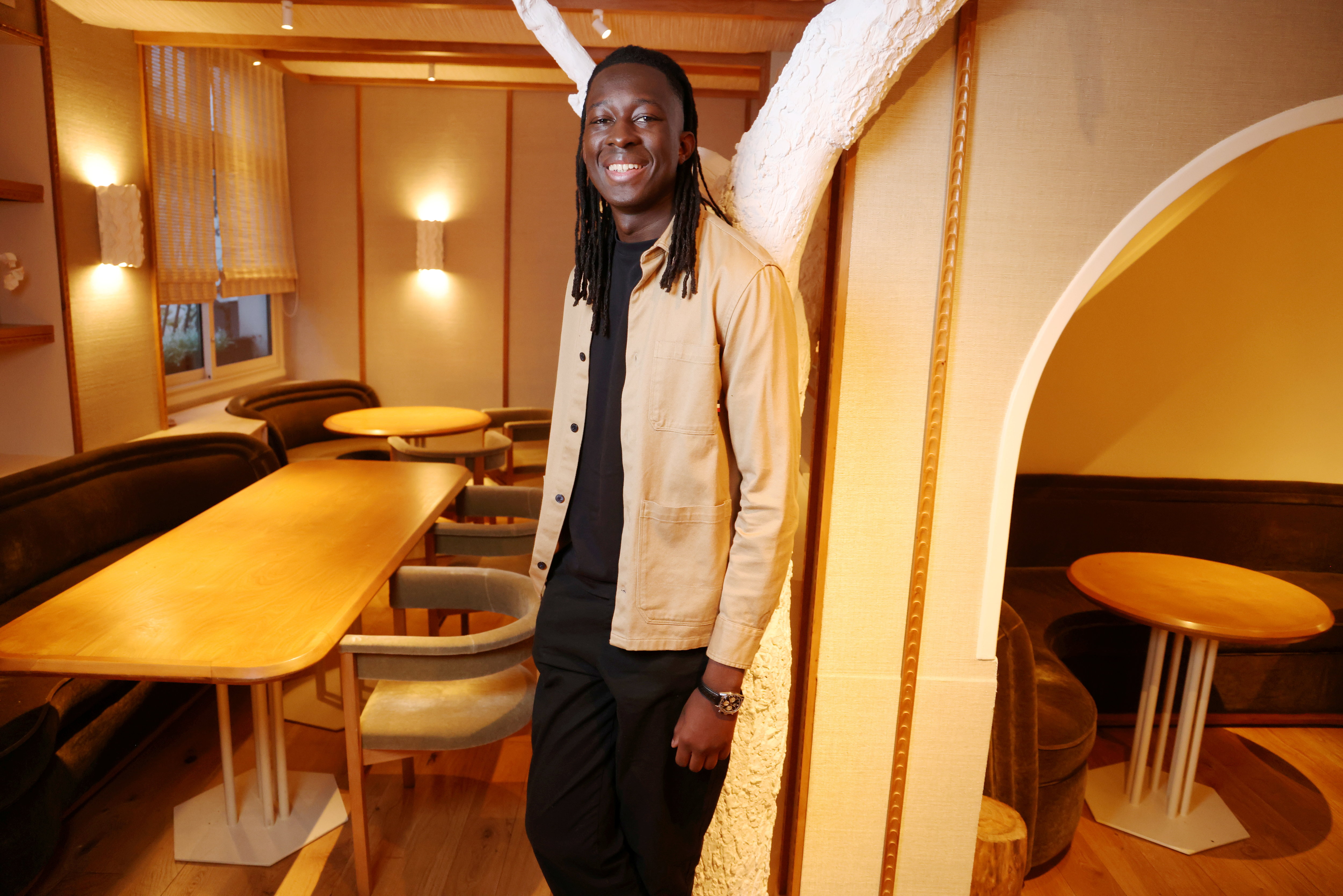 Le chef Mory Sacko, à la tête de son restaurant étoilé MoSukon rendra hommage à sa mère et à la cuisine traditionnelle d'Afrique de l'Ouest dans un restaurant éphémère au cœur de la Villette (Paris XIXe). LP/Jean-Baptiste Quentin