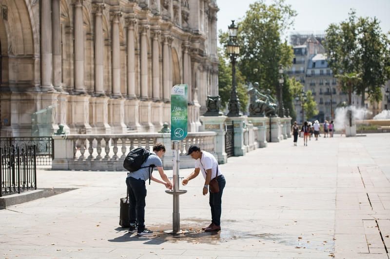 Ce modèle de fontaine «Totem», mobile, dessinée par Eau de Paris, est voué à disparaître du paysage public parisien. /Ville de Paris