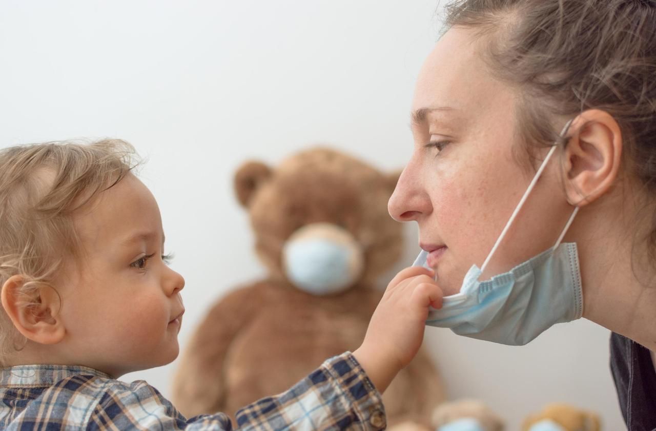 «Derrière le masque, le visage n'existe pas» : faut-il s'inquiéter pour le développement des bébés ?