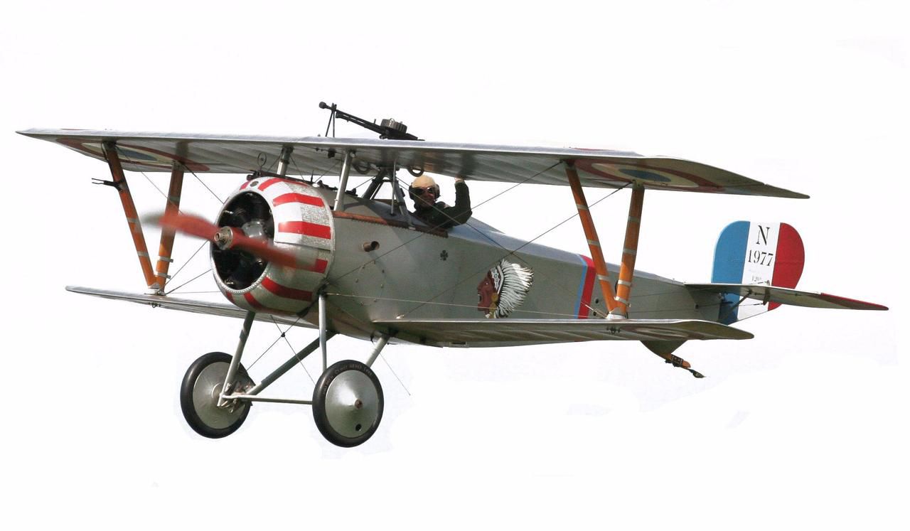 <b></b> Quatre biplans survoleront à deux reprises la cérémonie de commémoration du 99e anniversaire de l’Armistice du 11 novembre 1918. 