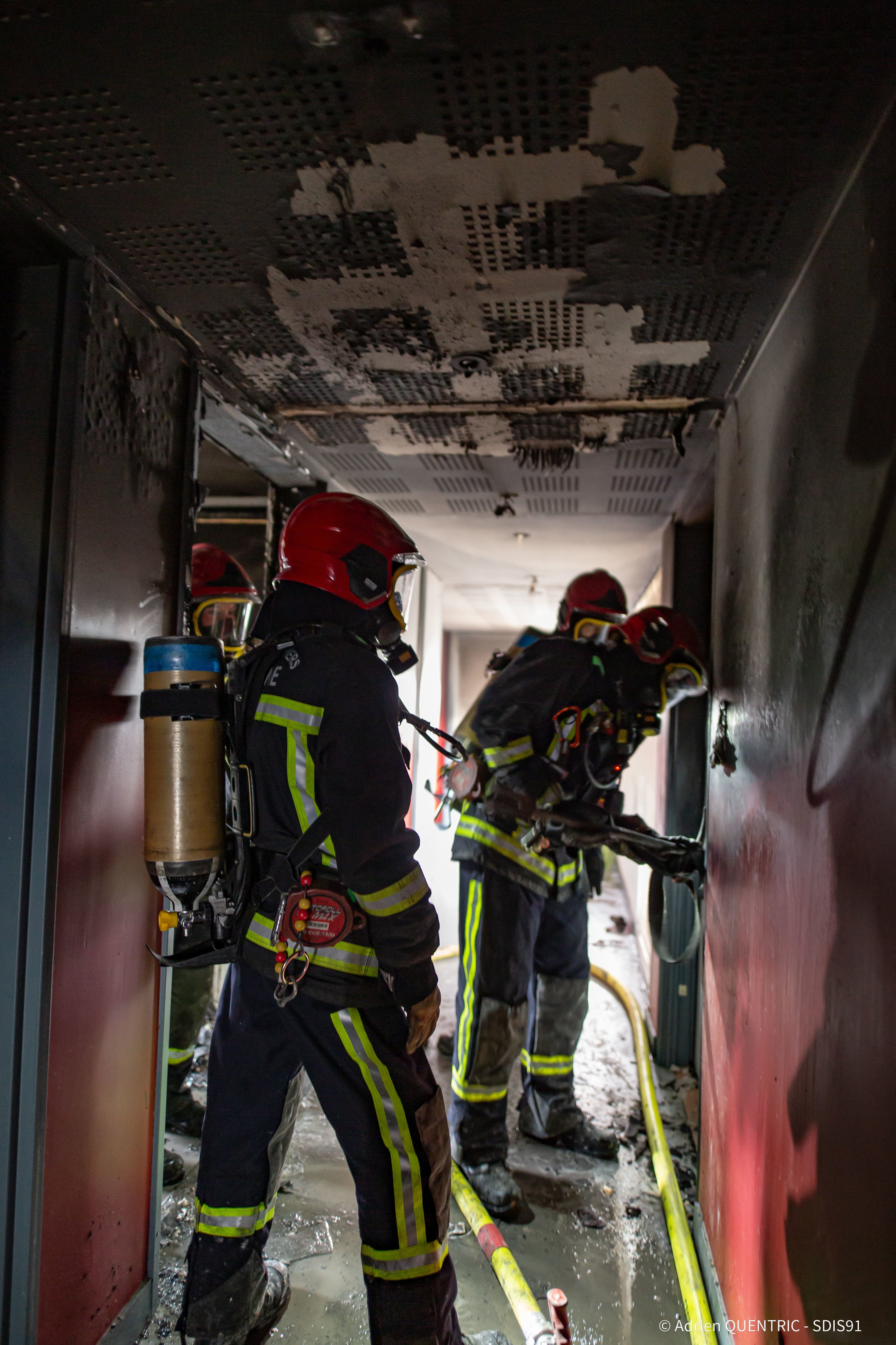 Palaiseau, le 26 novembre 2023. 45 pompiers sont intervenus sur l'incendie. Adrien Quentric © Sdis 91