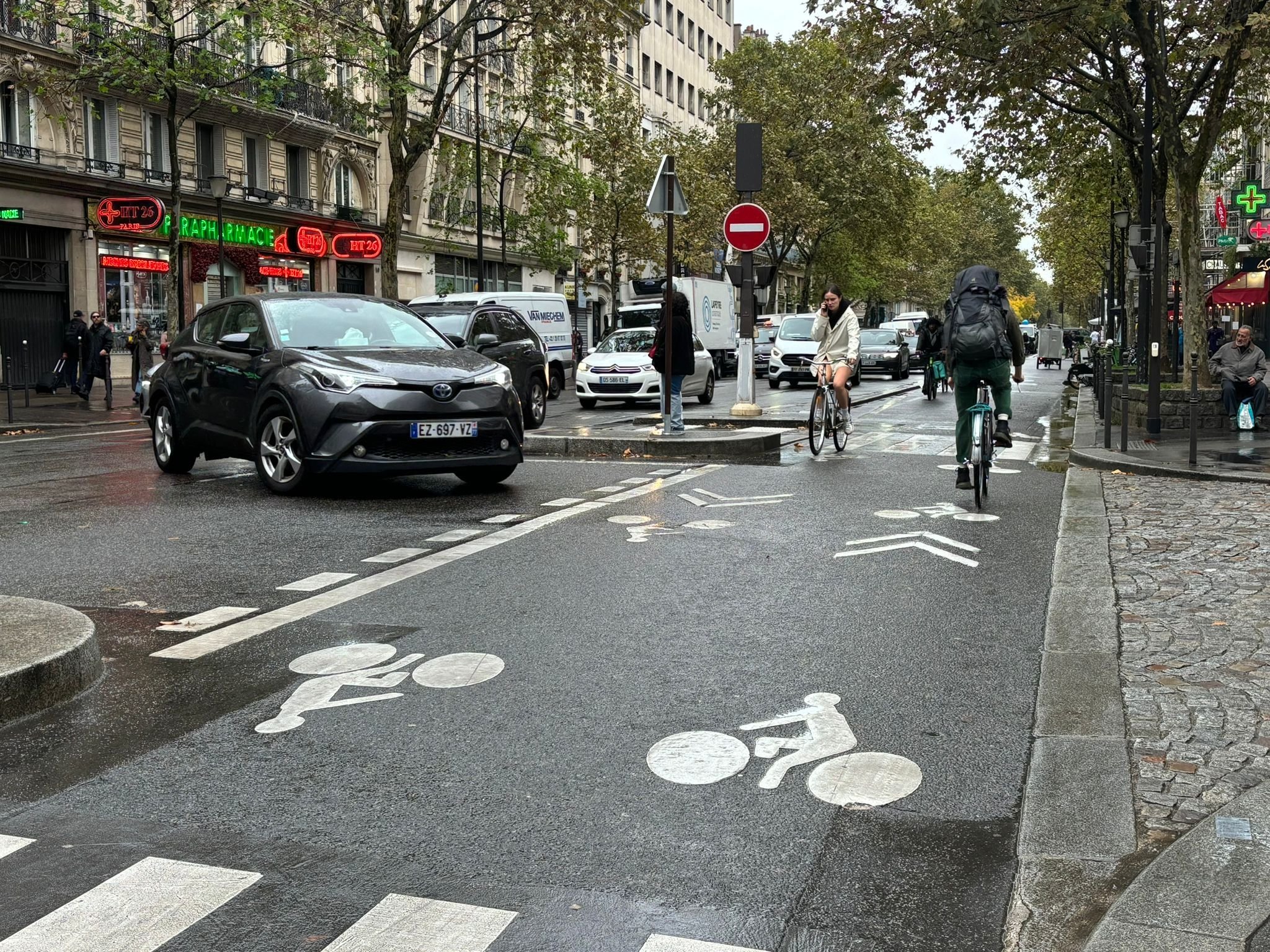 Moins de six cyclistes sur dix se sentent en sécurité sur les routes en France, le score le plus bas sur les 11 pays européens observés. (Illustration) LP/Candice Doussot