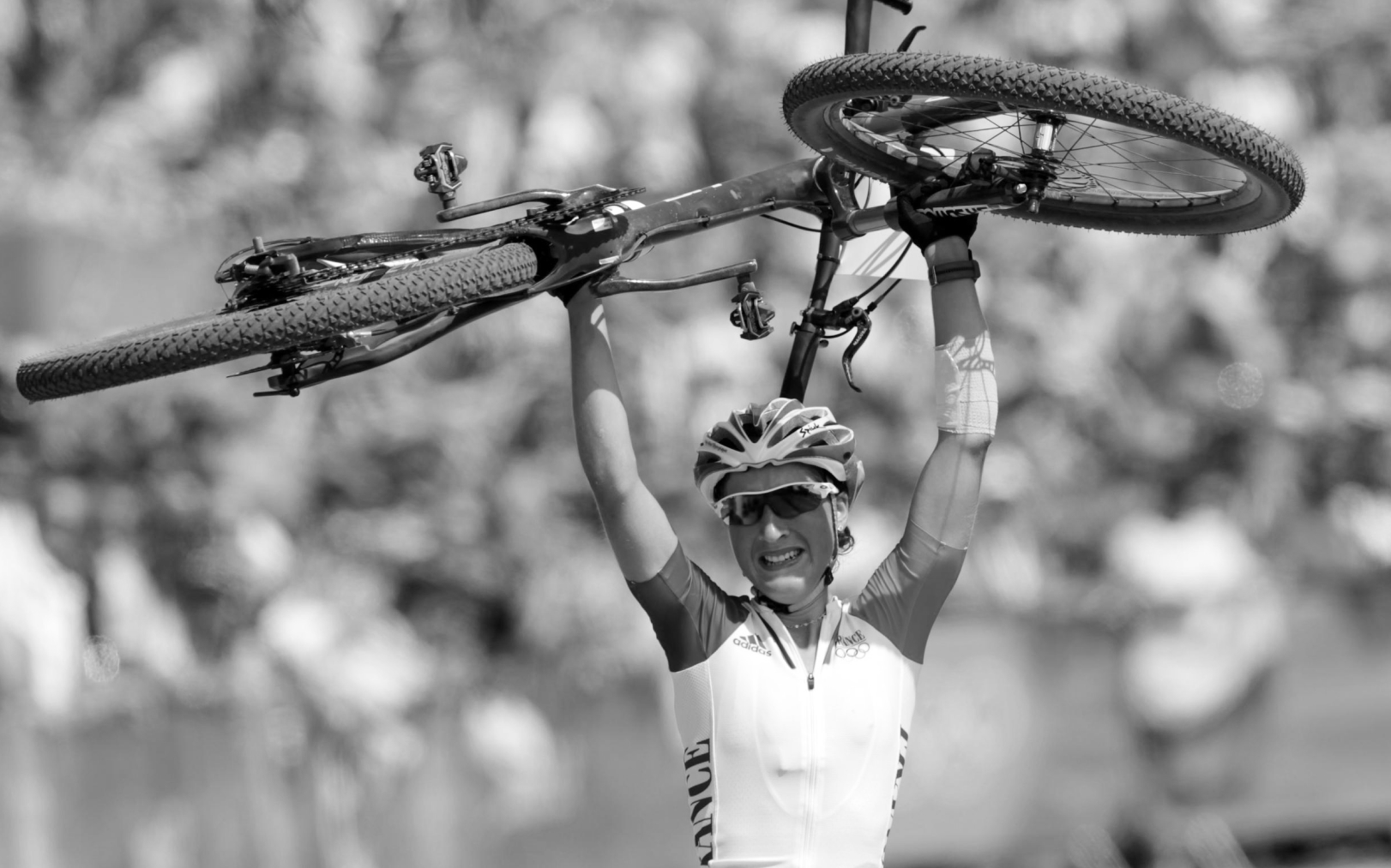 Le 11 août 2012, aux Jeux de Londres, Julie Bresset devient championne olympique de VTT cross-country à 23 ans. Icon Sport/Diener