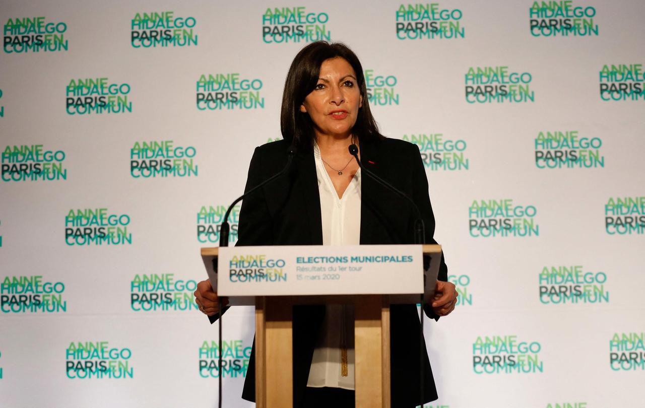 <b></b> Paris, le 15 mars. Anne Hidalgo, la maire PS candidate à sa succession, a pris la parole au soir de ce premier tour des élections municipales dans son QG.