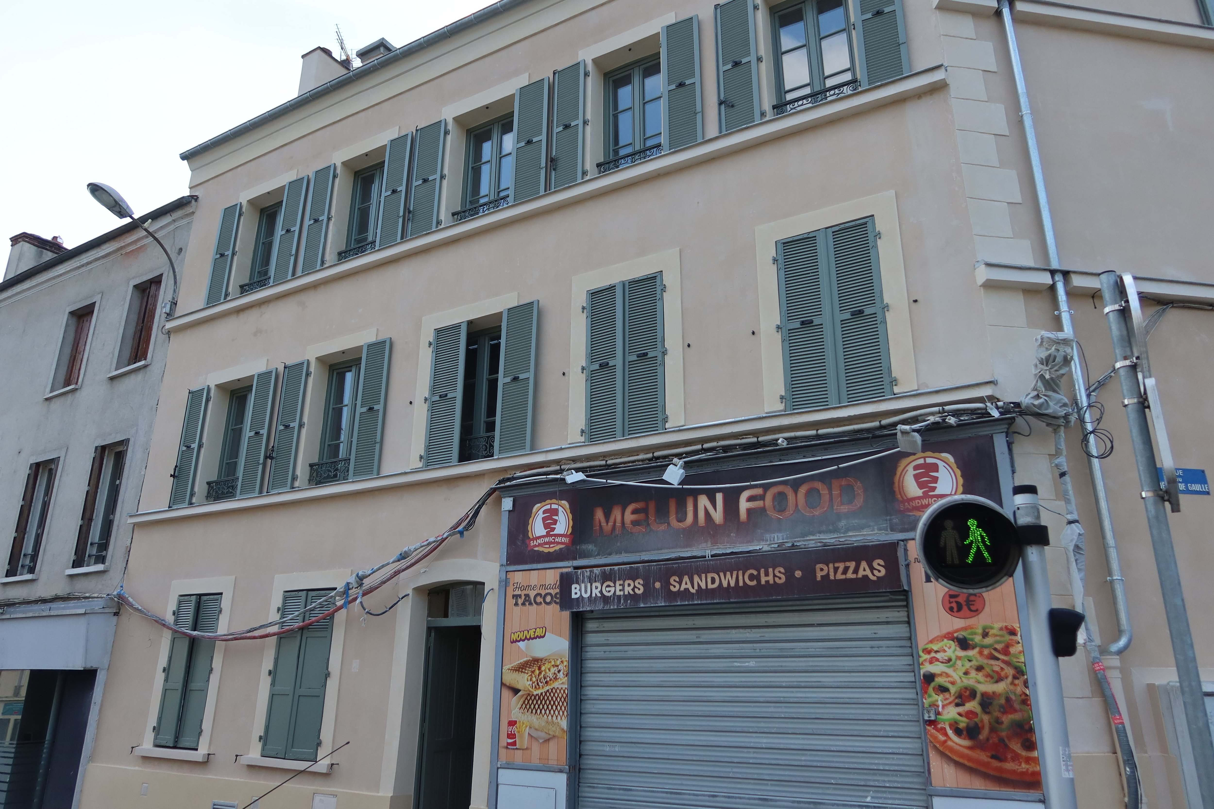Melun (Seine-et-Marne), 15 juin 2023. En très mauvais état avant son opération de réhabilitation, l'immeuble situé au 31, rue du Général de Gaulle, est méconnaissable. LP/Sophie Bordier