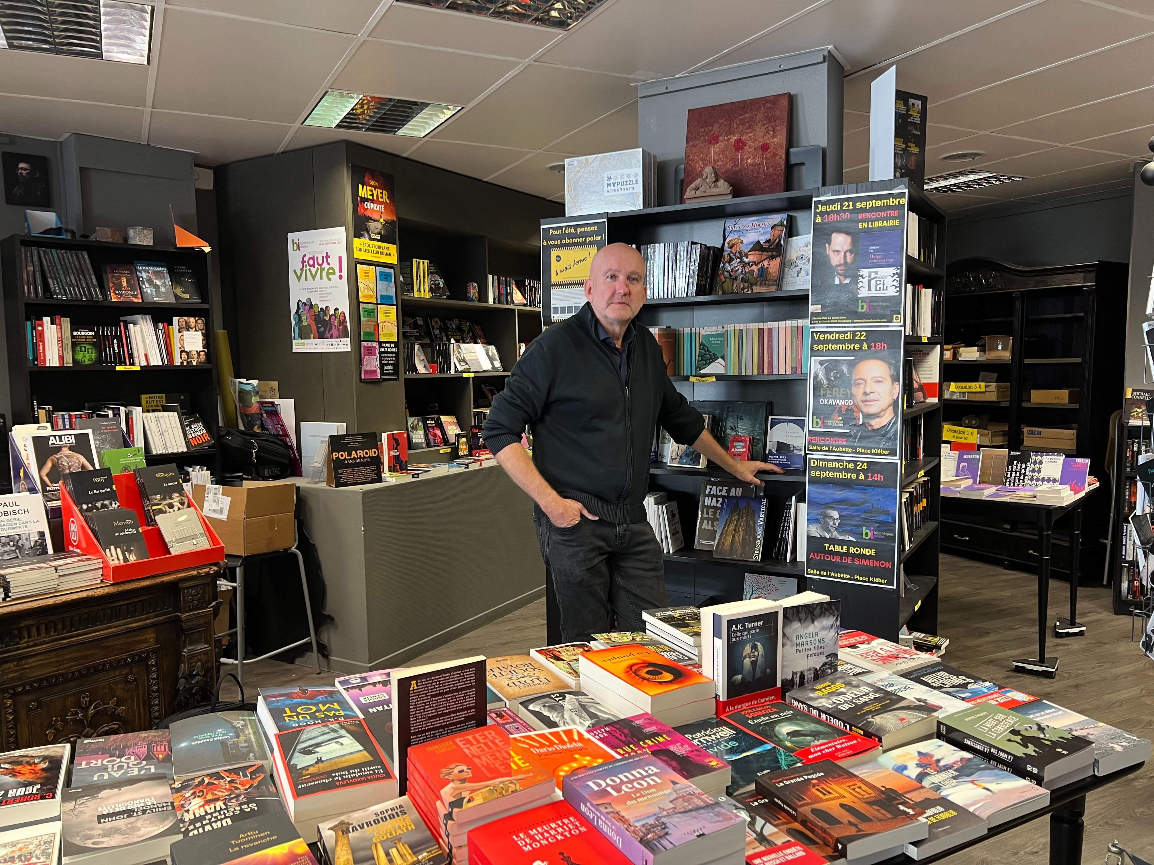 Éric Schultz, ici le 25 septembre, est le gérant de la librairie indépendante la Tache noire, à Strasbourg (Bas-Rhin). LP/Martin Antoine
