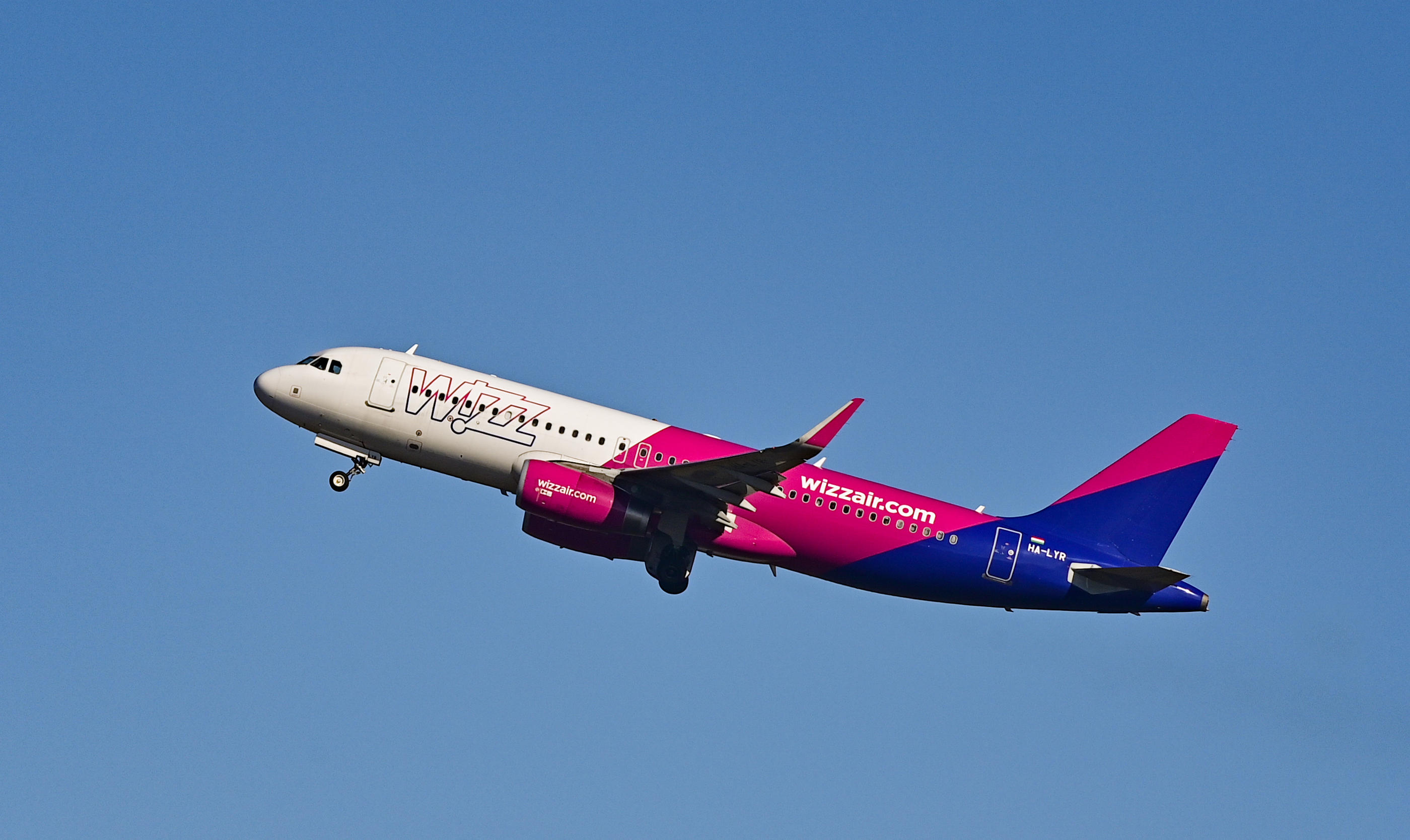 Wizz Air propose 10 000 forfaits All You Can Fly, qui pourront être utilisés à partir du 25 septembre. Icon Sport/DPA/Zentralbild/Patrick Pleul