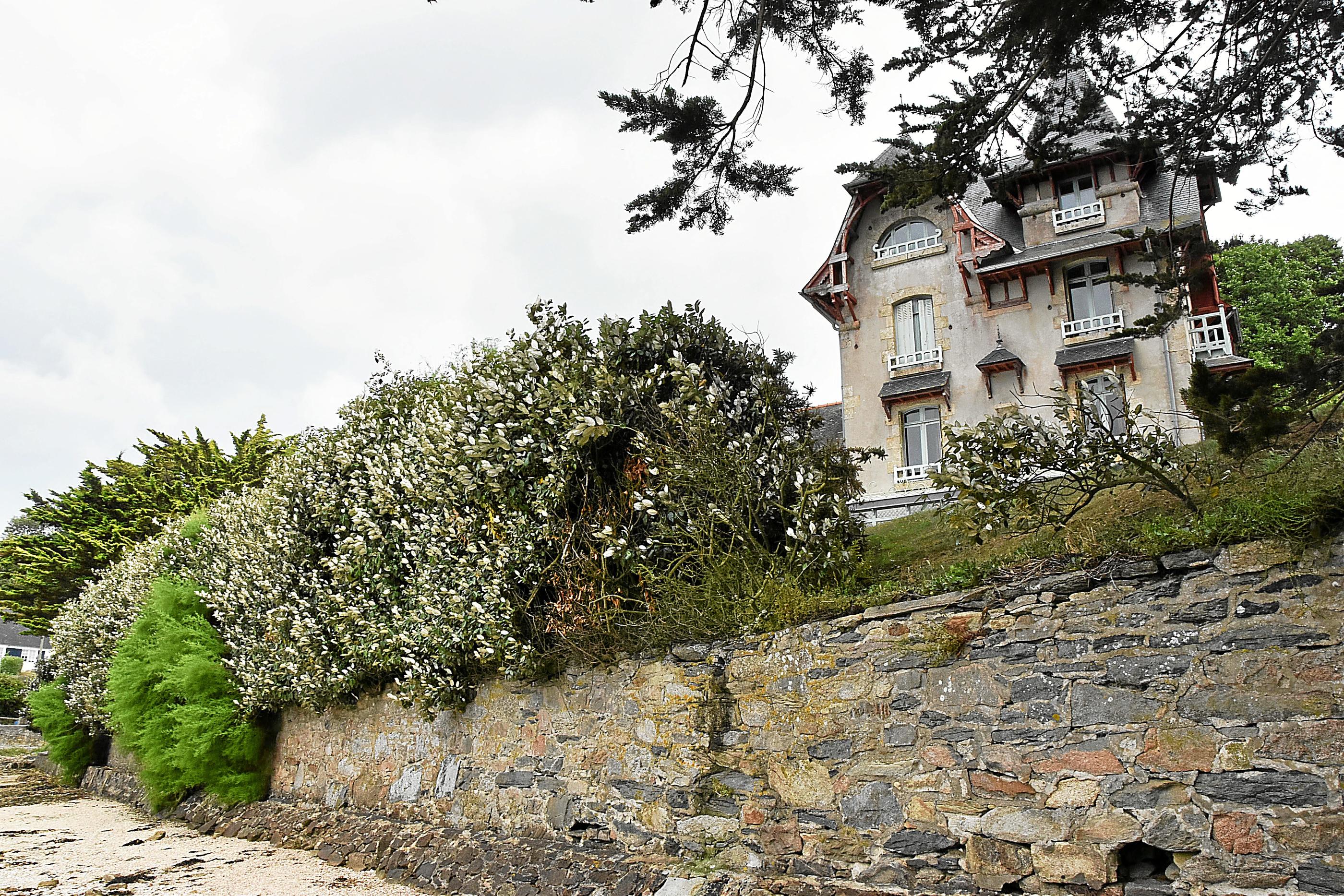 Jane Birkin avait acquis cette vaste bâtisse de 460 m2 (ici en 2023), aux allures de manoir, au début des années 1990. PHOTOPQR/Le Télégramme/Laurent Aquilo