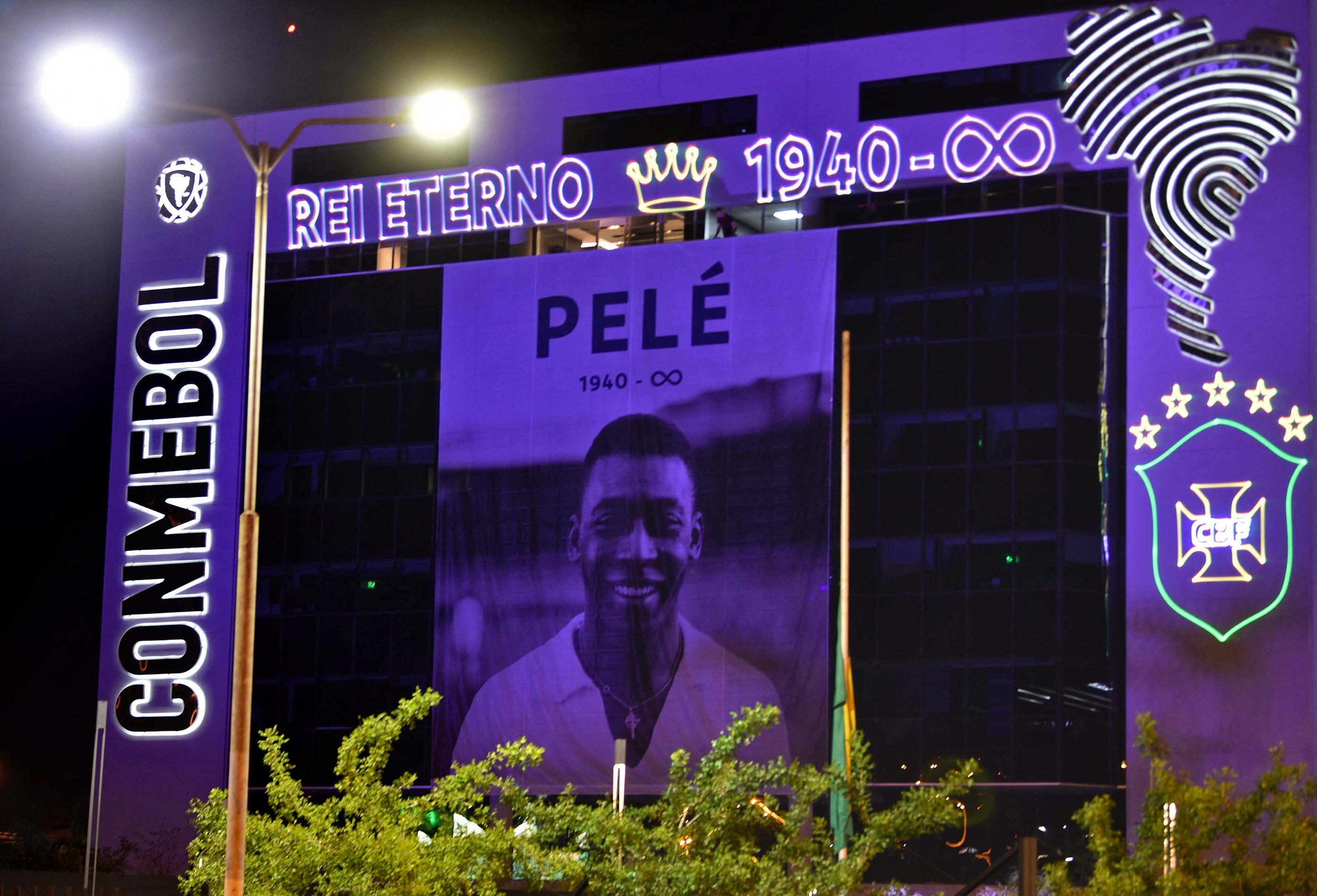 Le Roi Pelé a envoyé un joli cadeau à Kylian Mbappé et lui a donné