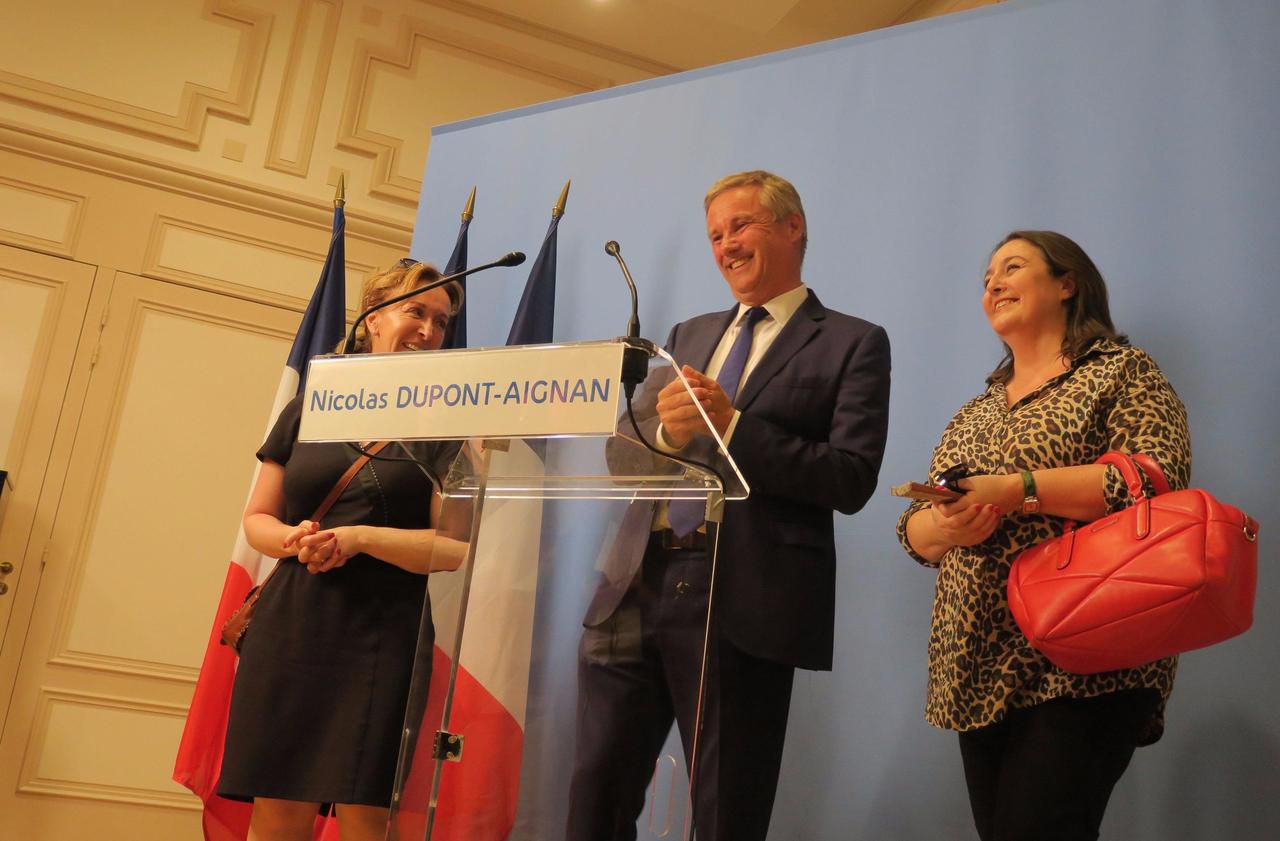 <b></b> Yerres (Essonne), juin 2017. Nicolas Dupont-Aignan, ici en compagnie de son épouse le soir de sa réélection en tant que député. 
