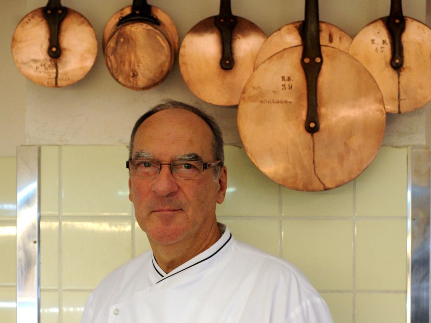 Bernard Vaussion, ex-cuisinier titulaire de l'Elysée, ici dans les cuisines du palais présidentiel le 1er octobre 2013. LP/ Yann Foreix