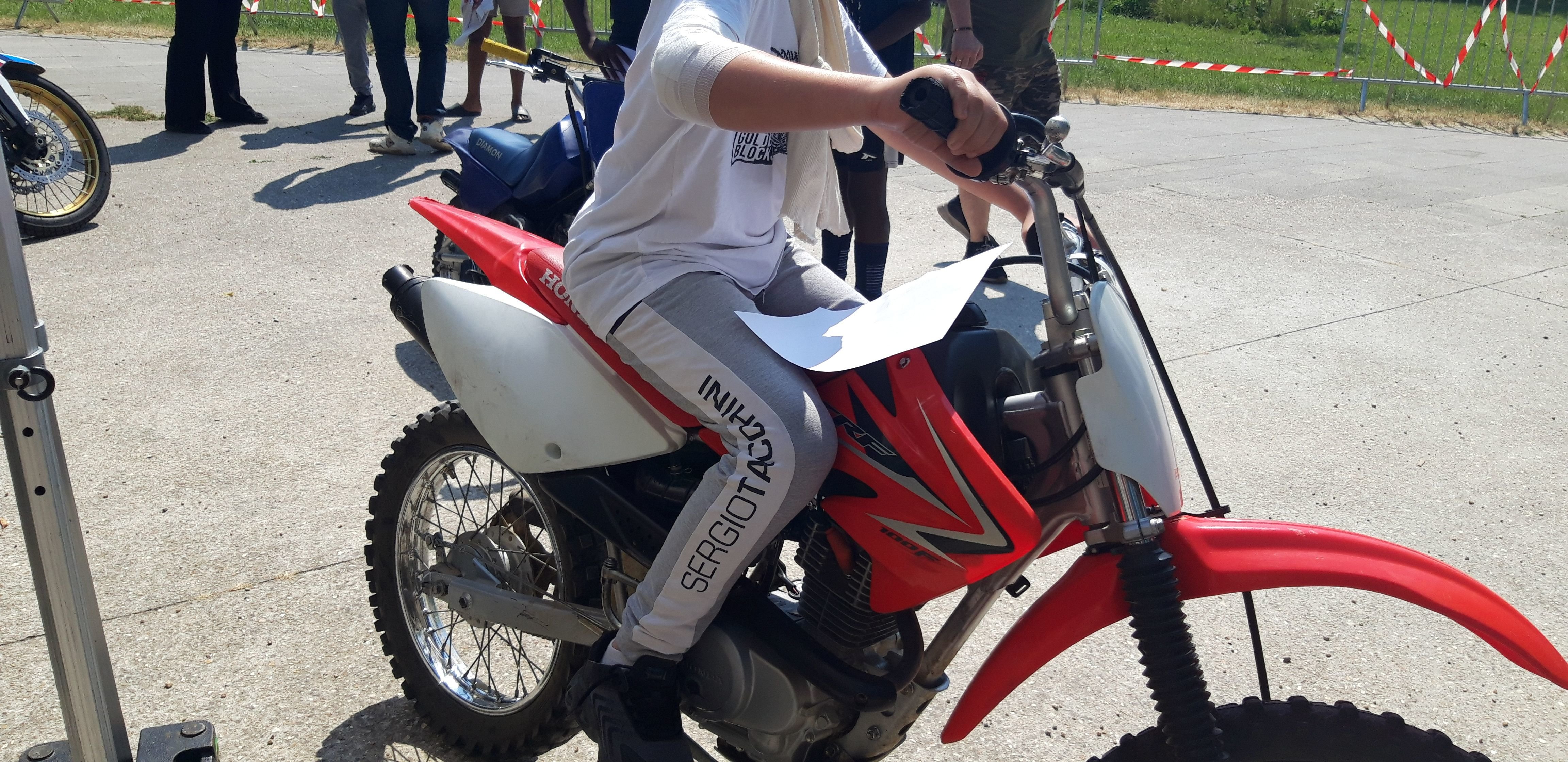 De jeunes adeptes des rodéos à moto ont accepté de parler de leur pratique. LP/Aurélie Foulon