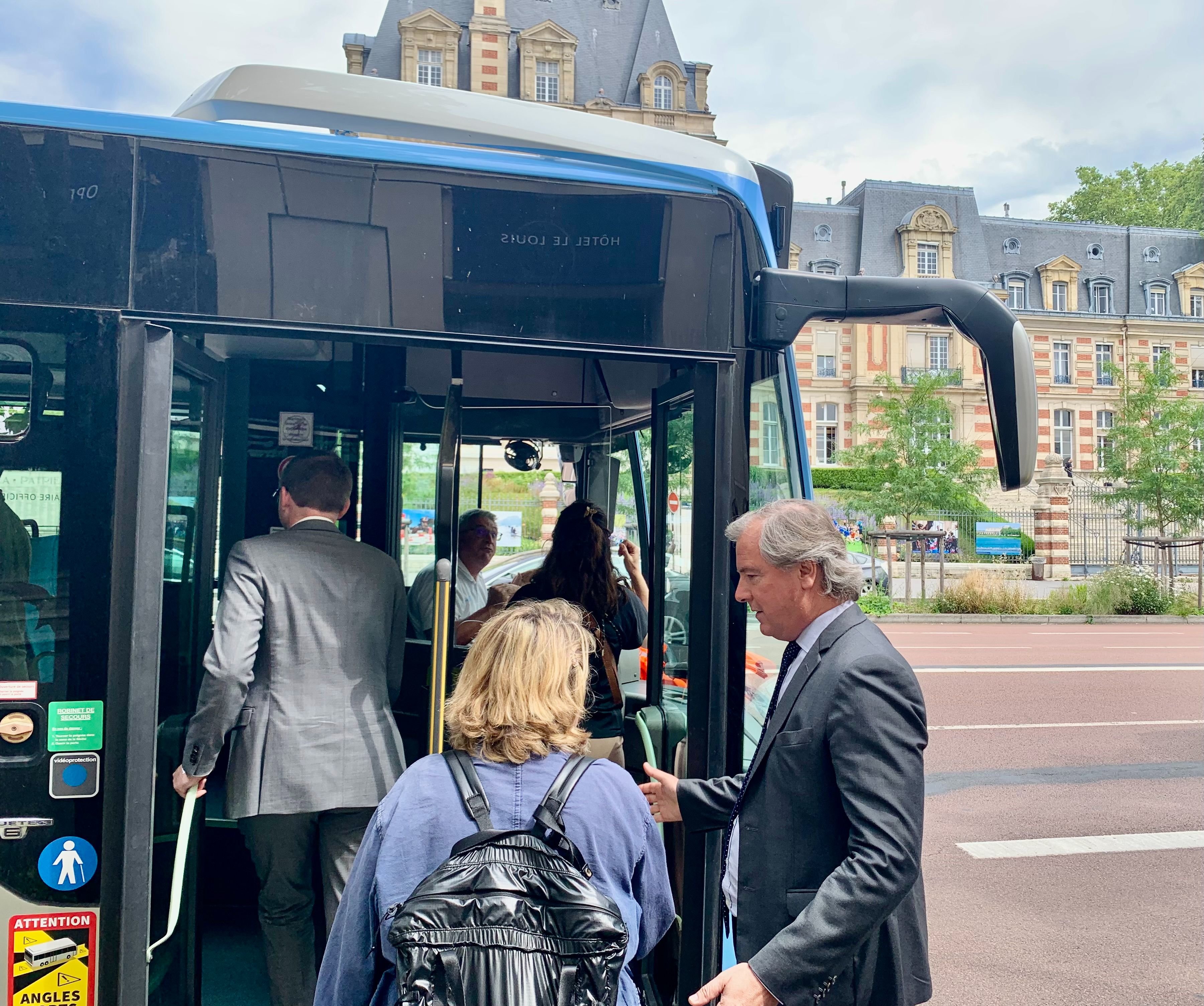 Versailles, le 15 juillet. Par endroits, jusqu'à 48 bus sont prévus chaque heure et dans chaque sens. LP/Adrien Voyer