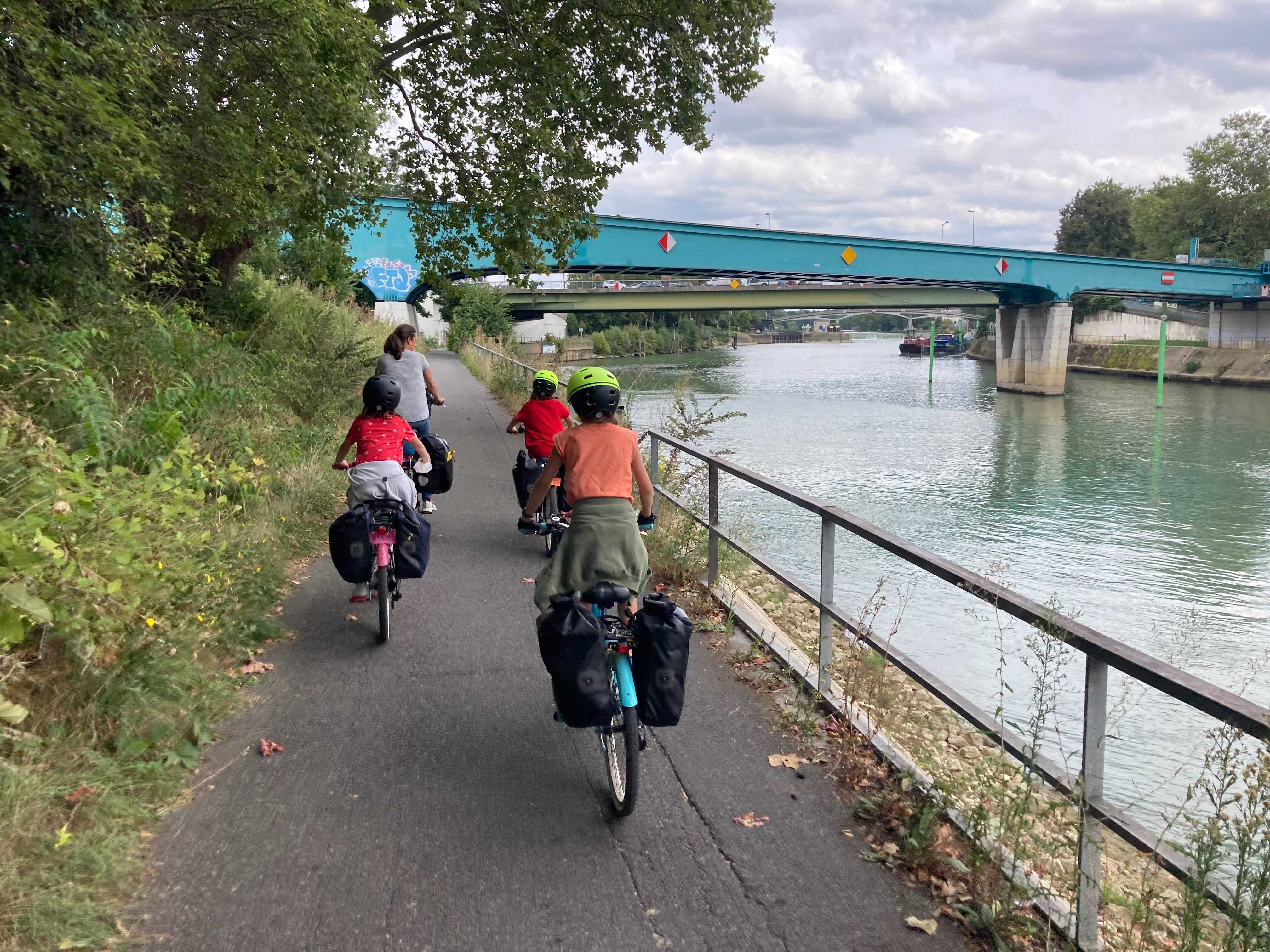 A Charenton-le-Pont, une véloroute existe déjà le long de la Marne. L'objectif de Partage Ta Rue 94 est d'en avoir une le long de la Seine. LP/Juliette Roussel