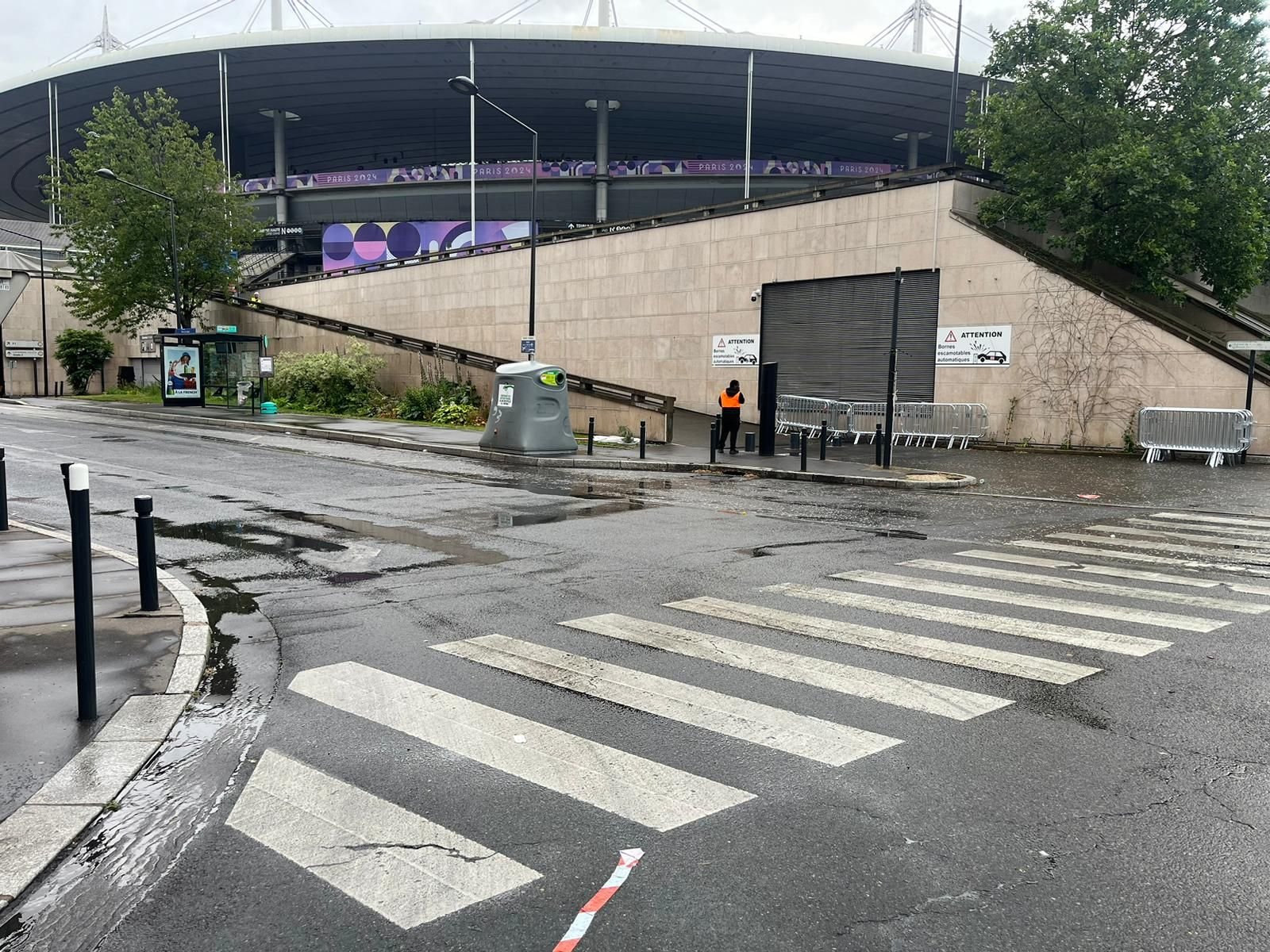 La voiture et son passager décédé ont été retrouvés à proximité du stade de France à Saint-Denis, au croisement de l'avenue du Président-Wilson et de la rue Henri-Delaunay. LP/Yanis Soul