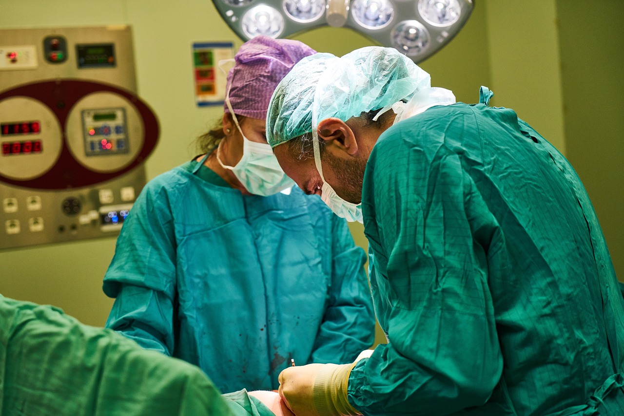 Le chirurgien qui était supposé s'occuper de la jeune Eva a été suspendu. (Illustration) Pixabay/Engin Akyurt