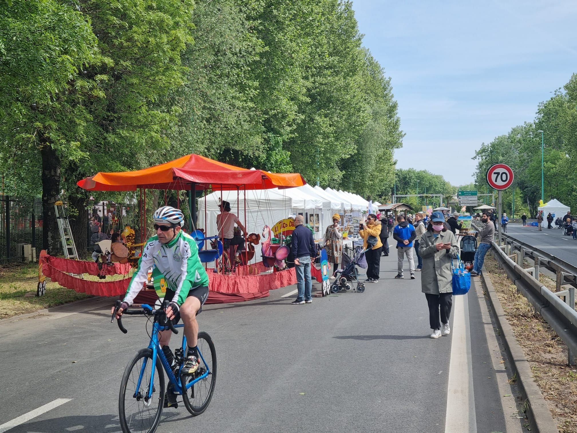 À Argenteuil, le 1er mai, piétons et cyclistes ont pu avoir un avant-goût du projet d'aménagement des berges des Seine, qui leur offrira un accès sécurisé. LP/M.B.-L.