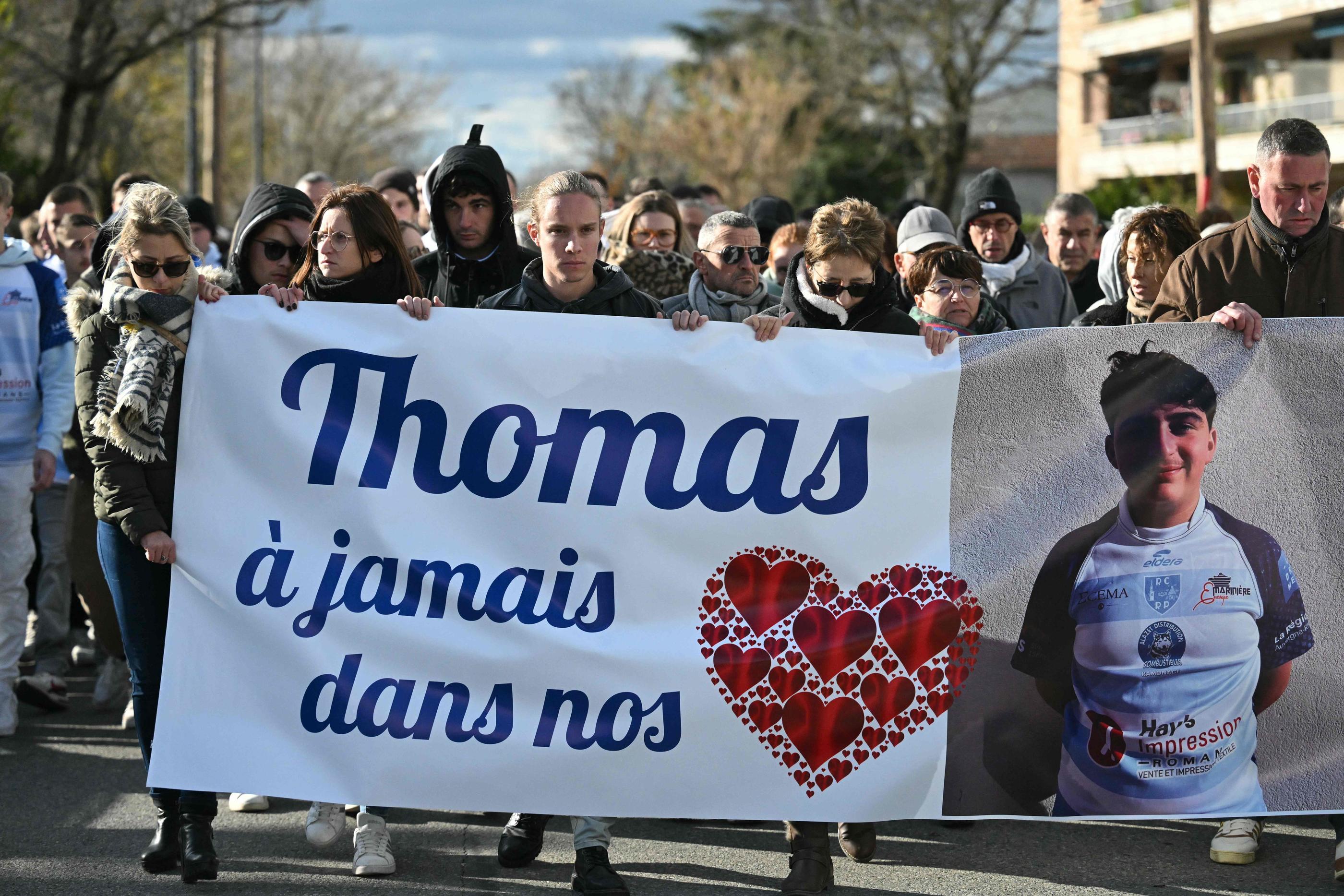 Une semaine après la mort de Thomas, la tension ne faiblit pas dans la Drôme, notamment à Roman-sur-Isère. AFP/Olivier Chassignole