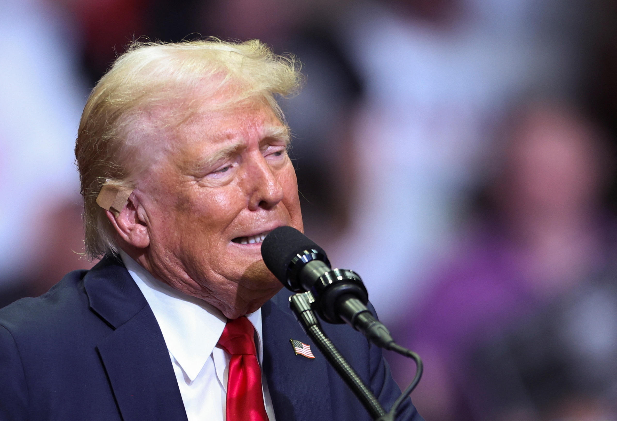 Donald Trump et son colistier J.D. Vance ont tenu samedi dans le Michigan leur premier meeting conjoint de campagne, une semaine pile après la tentative d'assassinat contre l'ancien président républicain. REUTERS/Tom Brenner