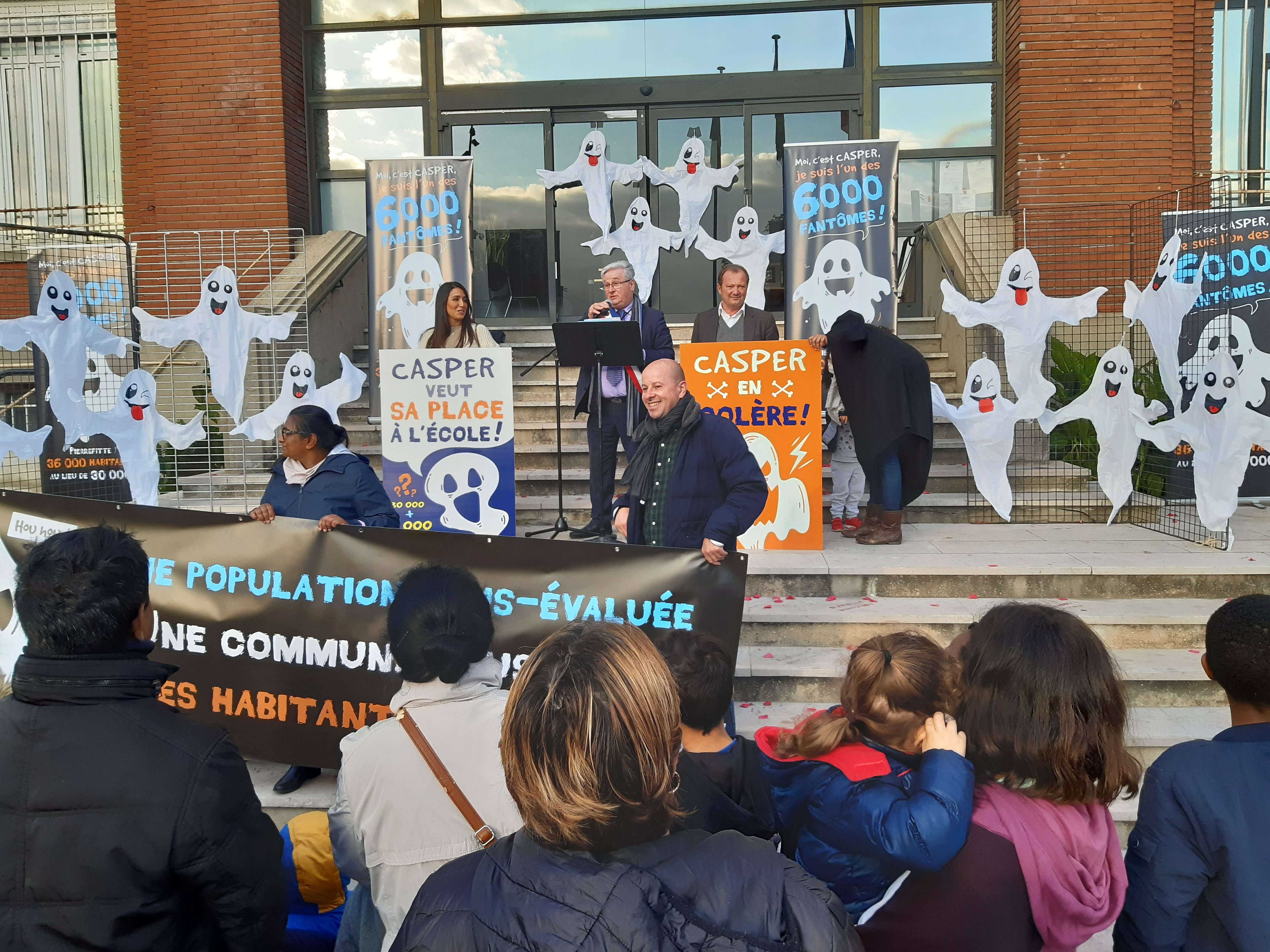 Pierrefitte, ce samedi. Un goûter d'Halloween a été organisé pour sensibiliser les habitants au fait que 6000 d'entre eux ne sont pas comptabilisés par les recensements de l'Insee. LP/Elsa Marnette