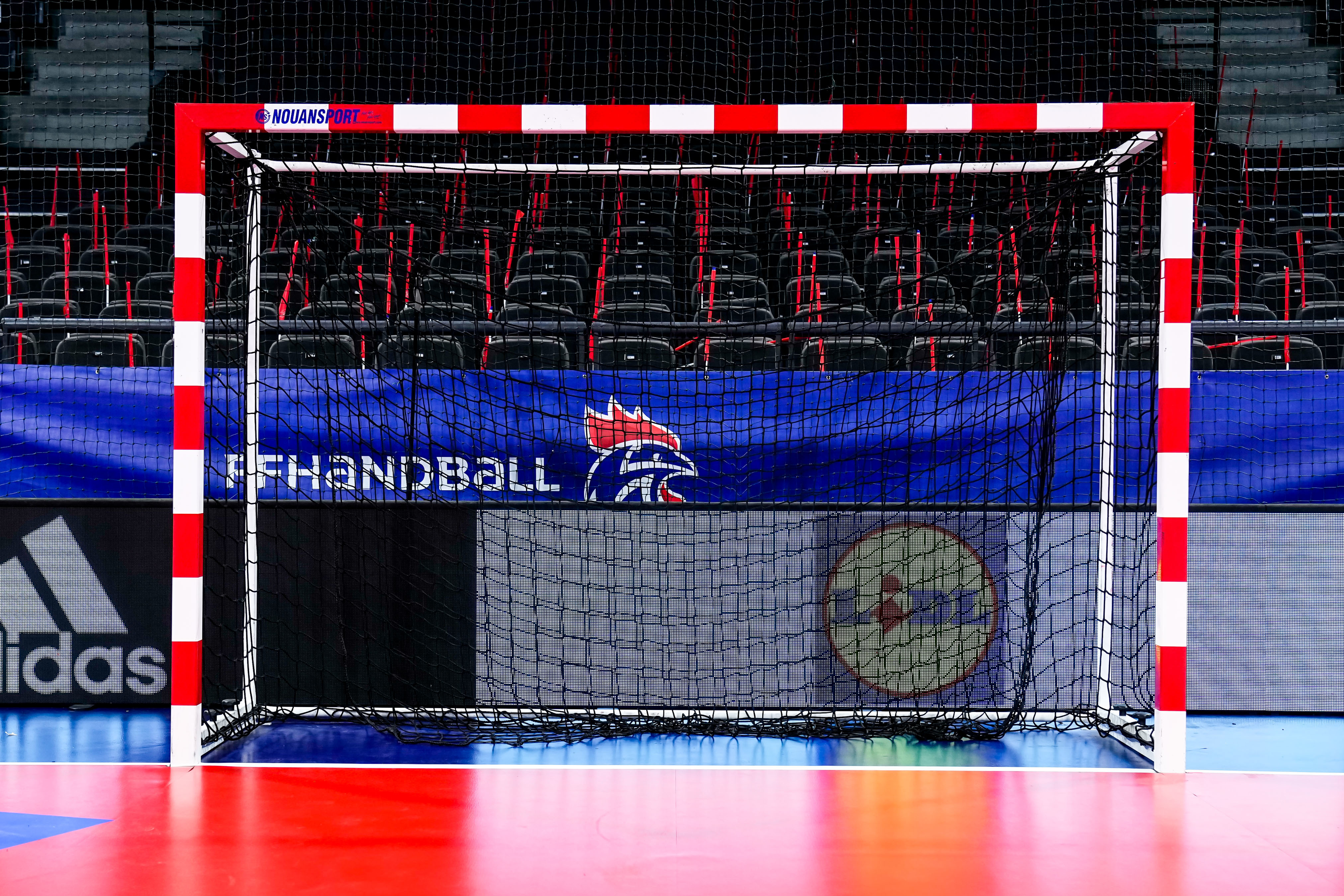 La fédération française de handball a apporté son soutien aux deux arbitres agressés dans le Val d'Oise au début du mois de mai. Icon Sport