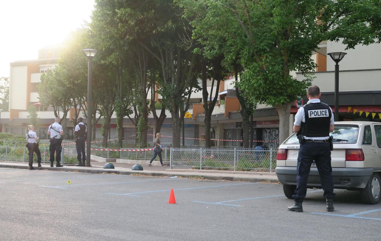 <b></b> Montgeron, mercredi 11 juillet 2018. Deux personnes ont été blessées dans le centre commercial de La Forêt à Montgeron.