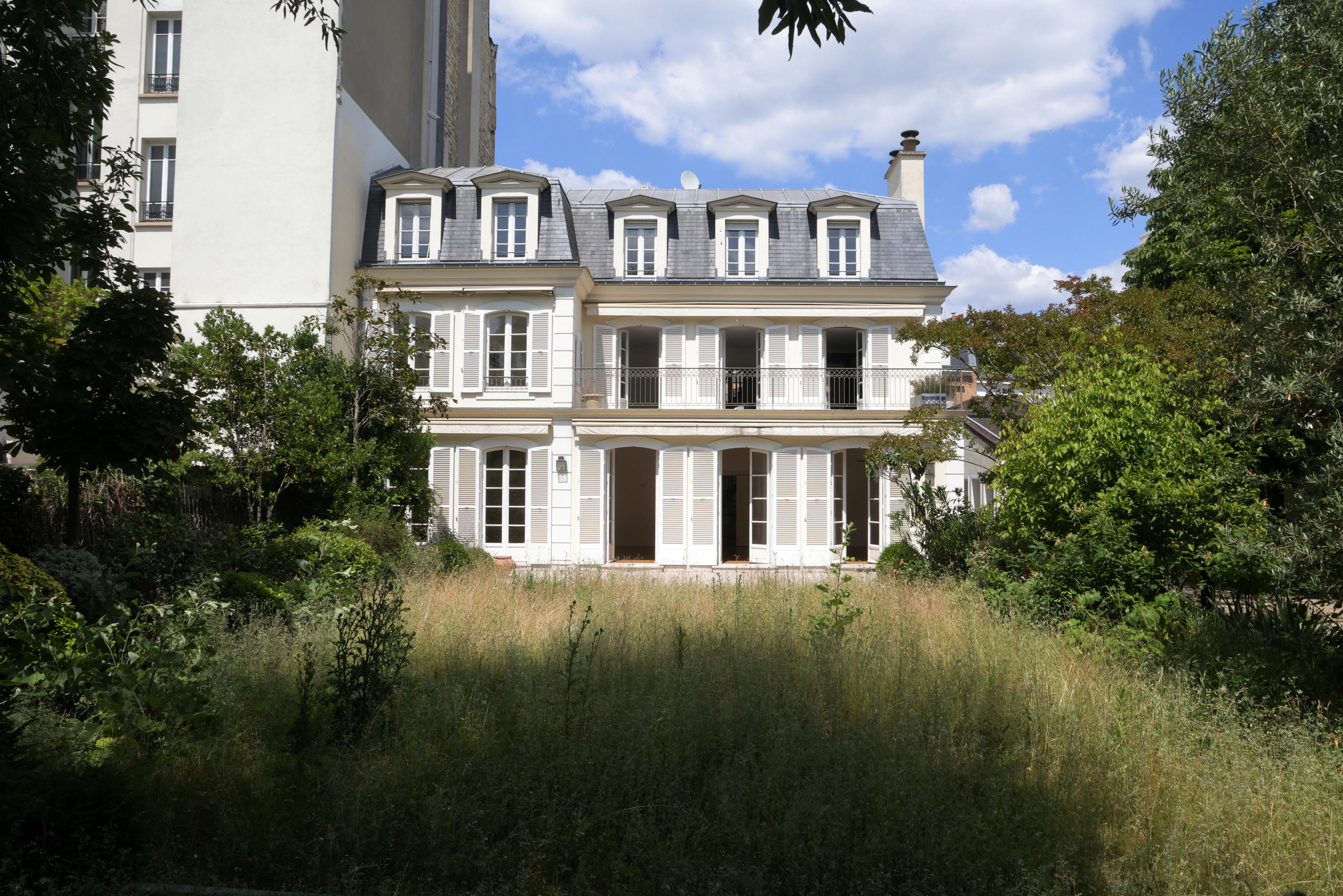 L'hôtel particulier des Tapie à Neuilly vendu « seulement » 10 millions  d'euros - Le Parisien