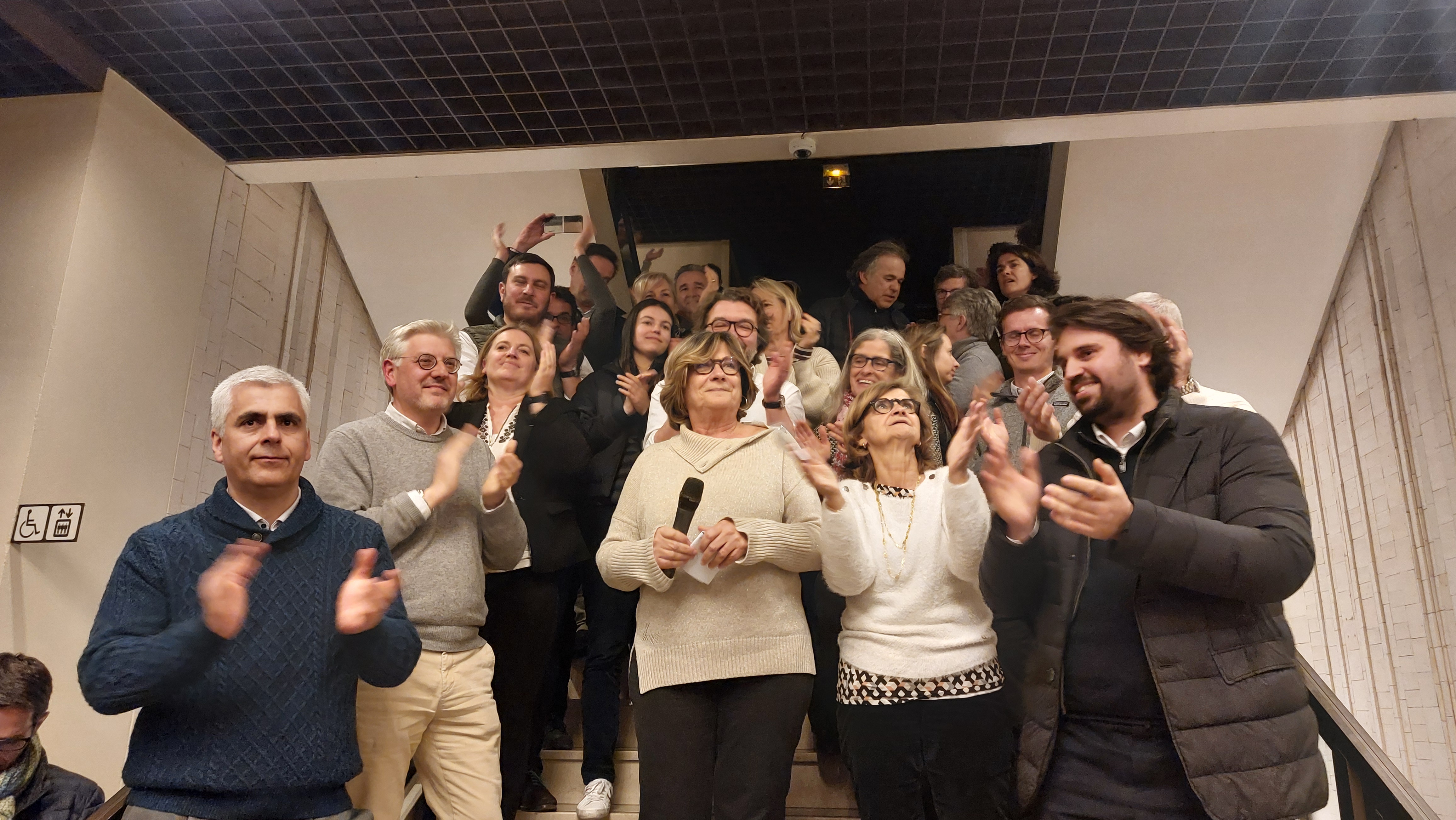 Garches, le 24 mars. Jeanne Bécart sort victorieuse du deuxième tour de la municipale partielle avec 46,20 % des suffrages exprimés recueillis dans une triangulaire. LP/A.-S.D.