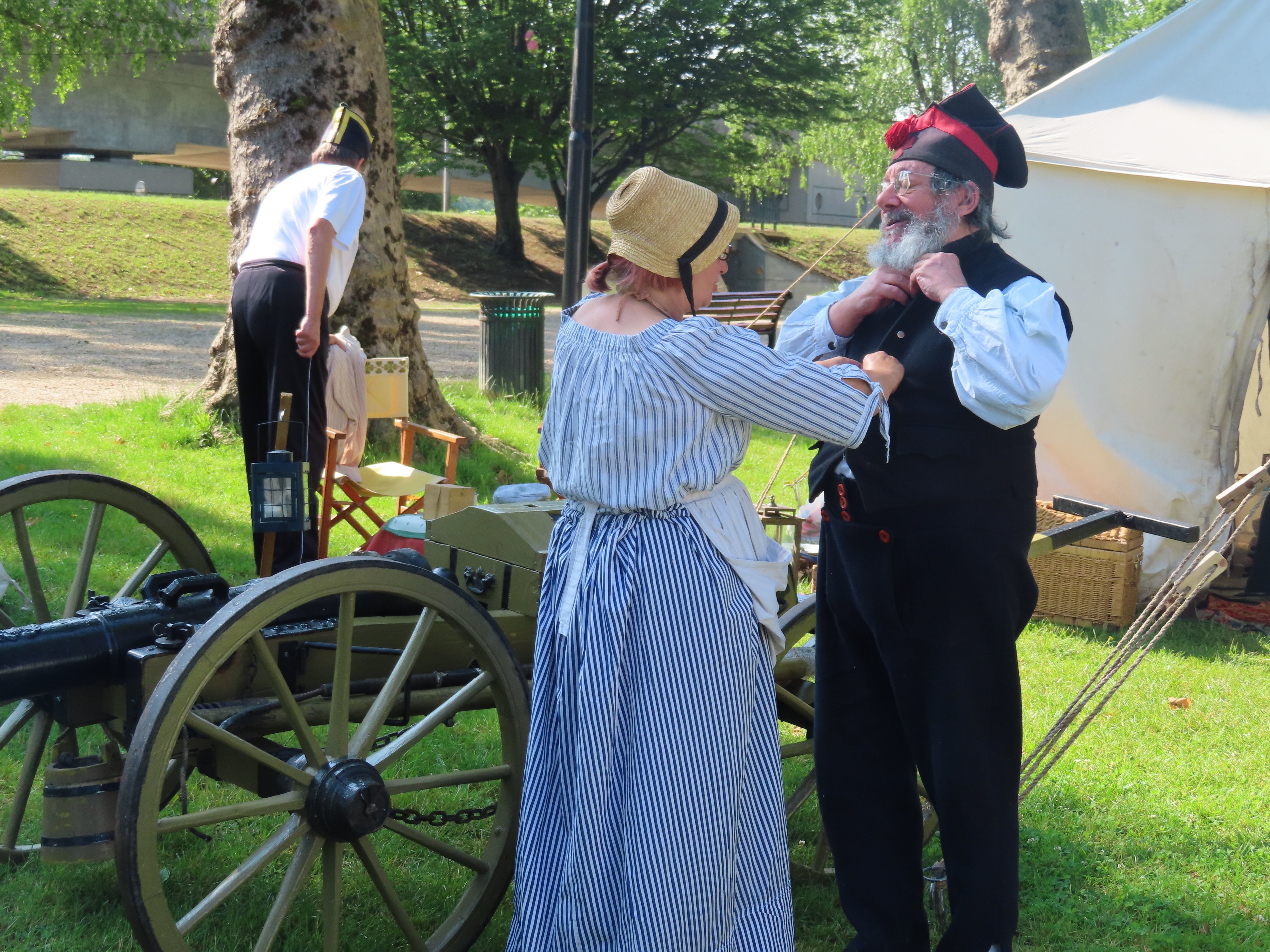 Montereau-Fault-Yonne, ce vendredi. Plusieurs associations se sont installées dans le parc des Noues. Elles participeront ce samedi à la reconstitution de la bataille de Montereau qui s'est déroulée le 18 février 1814. LP/Léonie Cornet