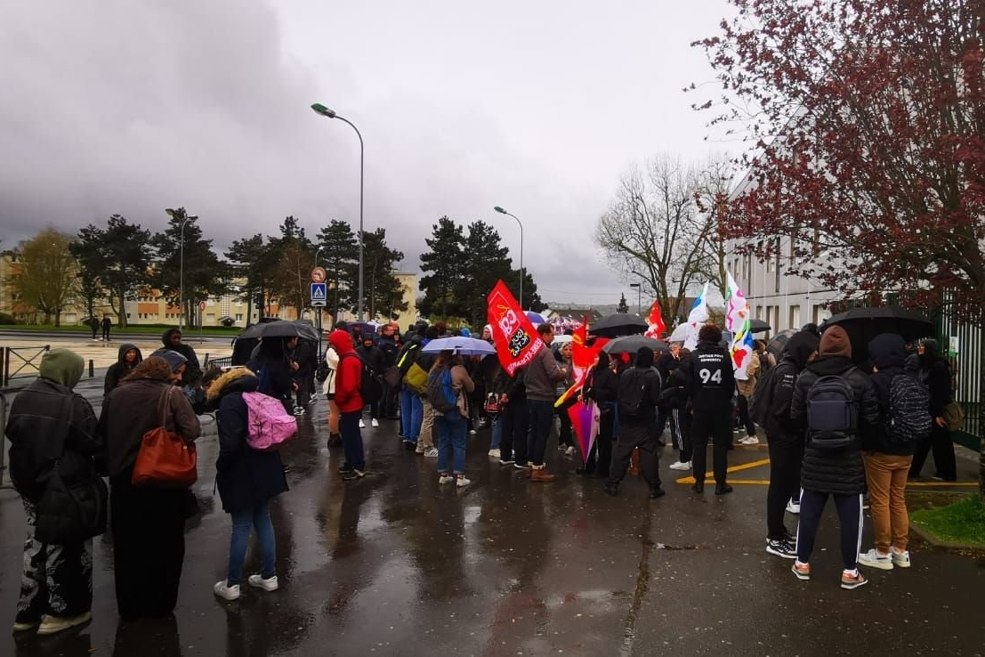 Coulommiers, jeudi 4 avril 2024. Plus de 62% des enseignants qui devaient faire cours au Campus se sont mis en grève. Ils réclament davantage de sécurité aux abords et dans l'établissement ainsi que la réparation des bâtiments qui sont proches de l'insalubrité. DR