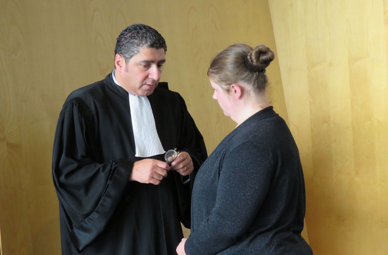 <b></b> Melun, septembre 2015. Charlène Cotte, ici avec un de ses avocats Me Gérard Zbili, avait été condamnée à douze ans de réclusion criminelle, en première instance, par la cour d’assises de Seine-et-Marne, à Melun.