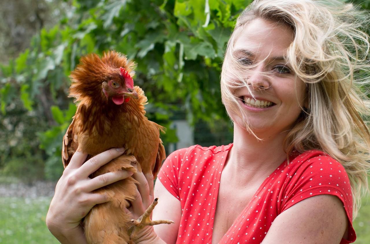 <b></b> Crépy-en-Valois. Constance est notamment confinée avec ses poules toutes nommées Micheline.