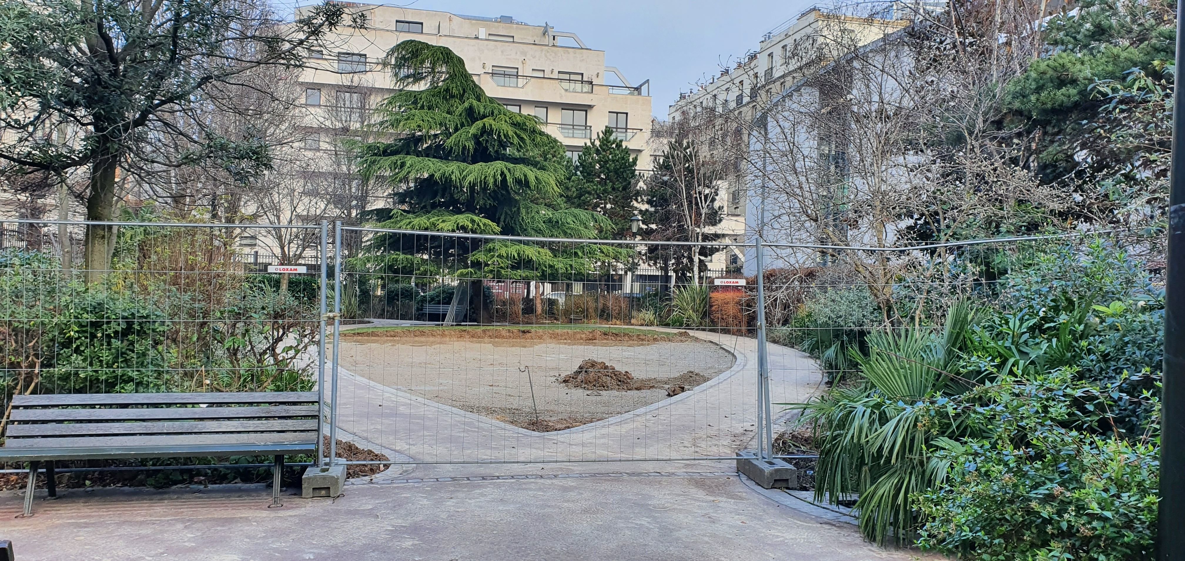Levallois-Perret (Hauts-de-Seine), le 11 janvier 2022. Le projet de caniparc au sein du square Marjolin suscite une vive opposition de la part de certains riverains. LP/Anne-Sophie Damecour