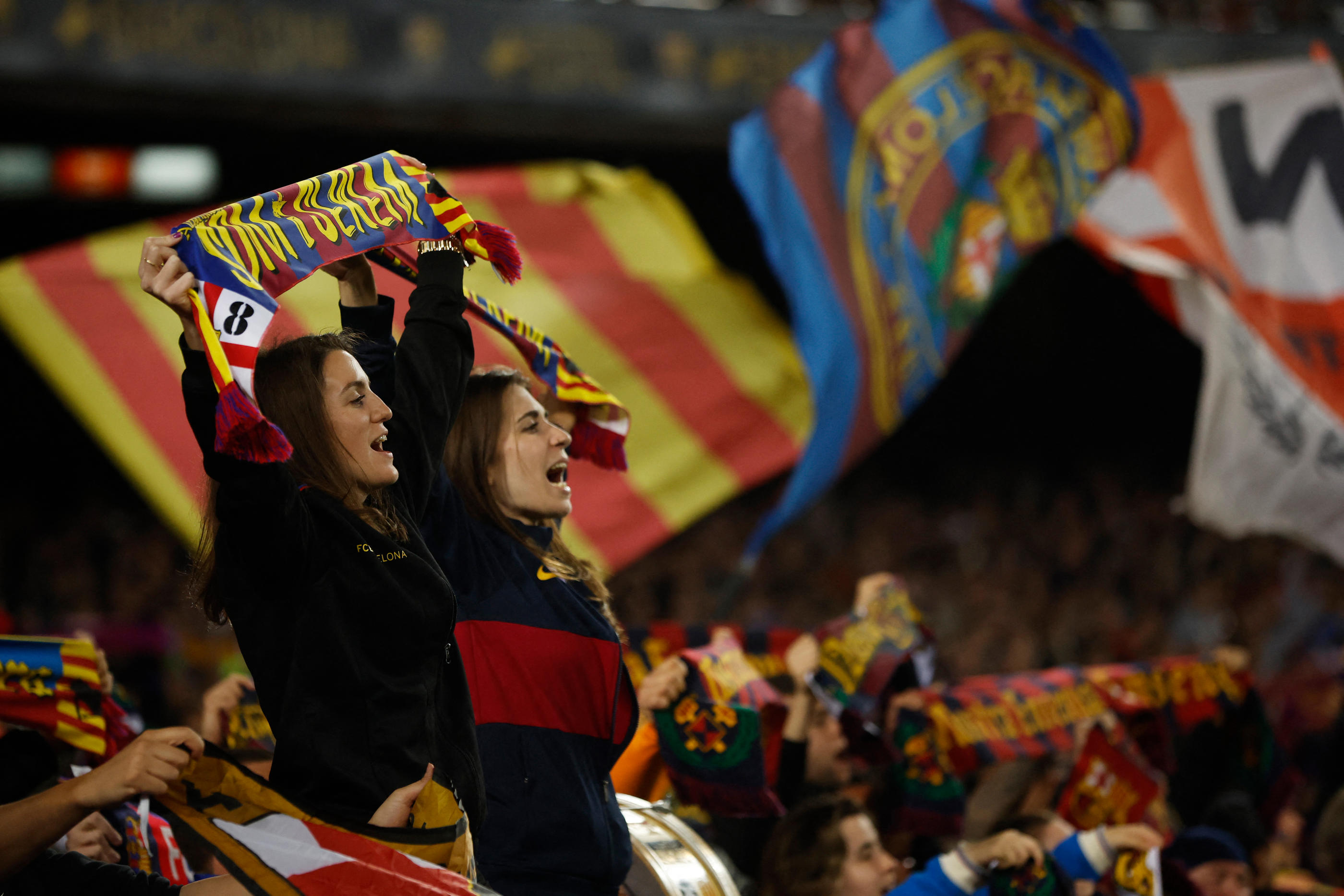 Les supporters de Barcelone ont de nouveau profité d'un match au Camp Nou, lundi face à Gérone, pour crier leur amour pour Messi. Reuters/Albert Gea