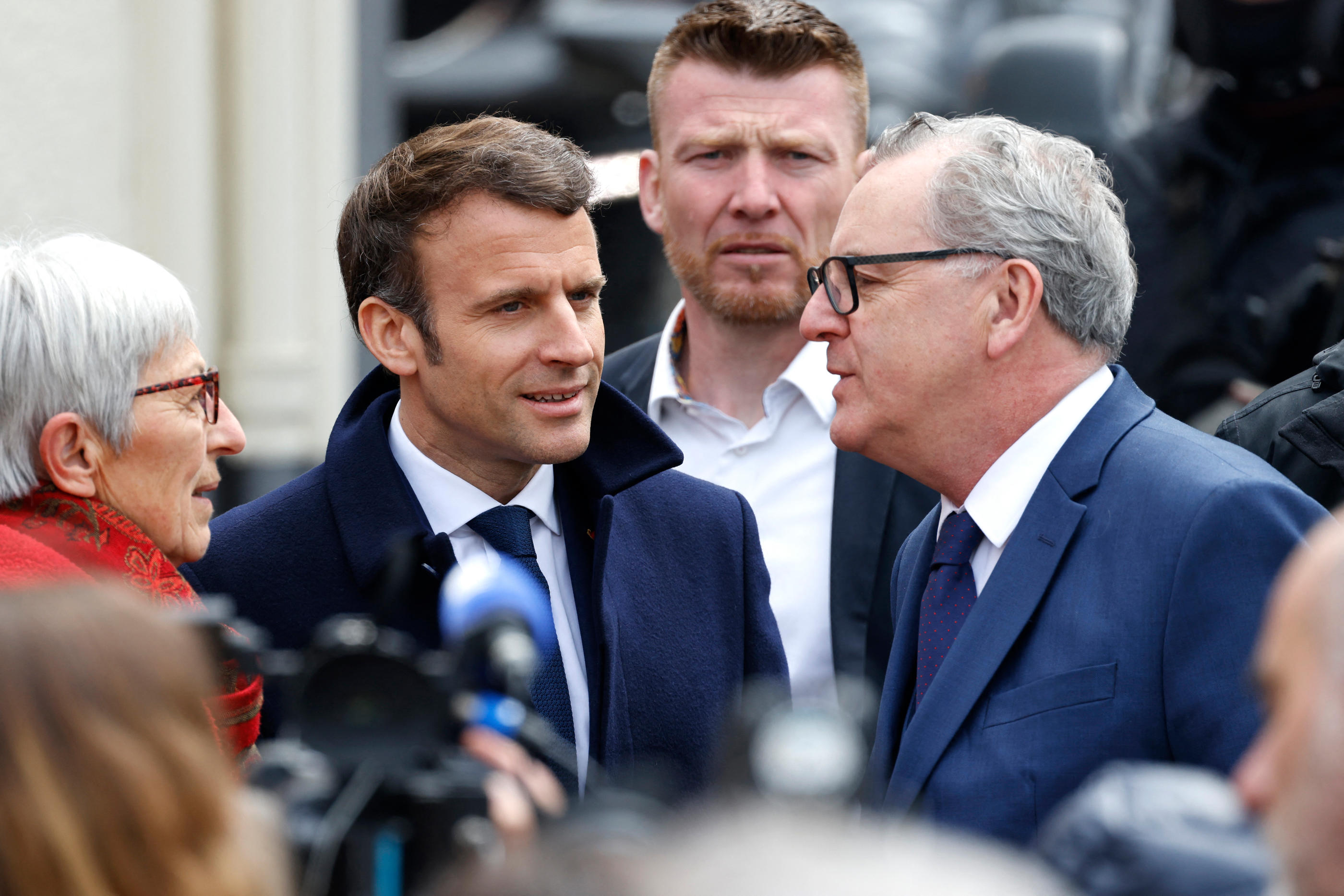 Richard Ferrand (ici avec Emmanuel Macron le 5 avril 2022) plaiderait pour la nomination de Julien Denormandie à Matignon. AFP/Ludovic Marin