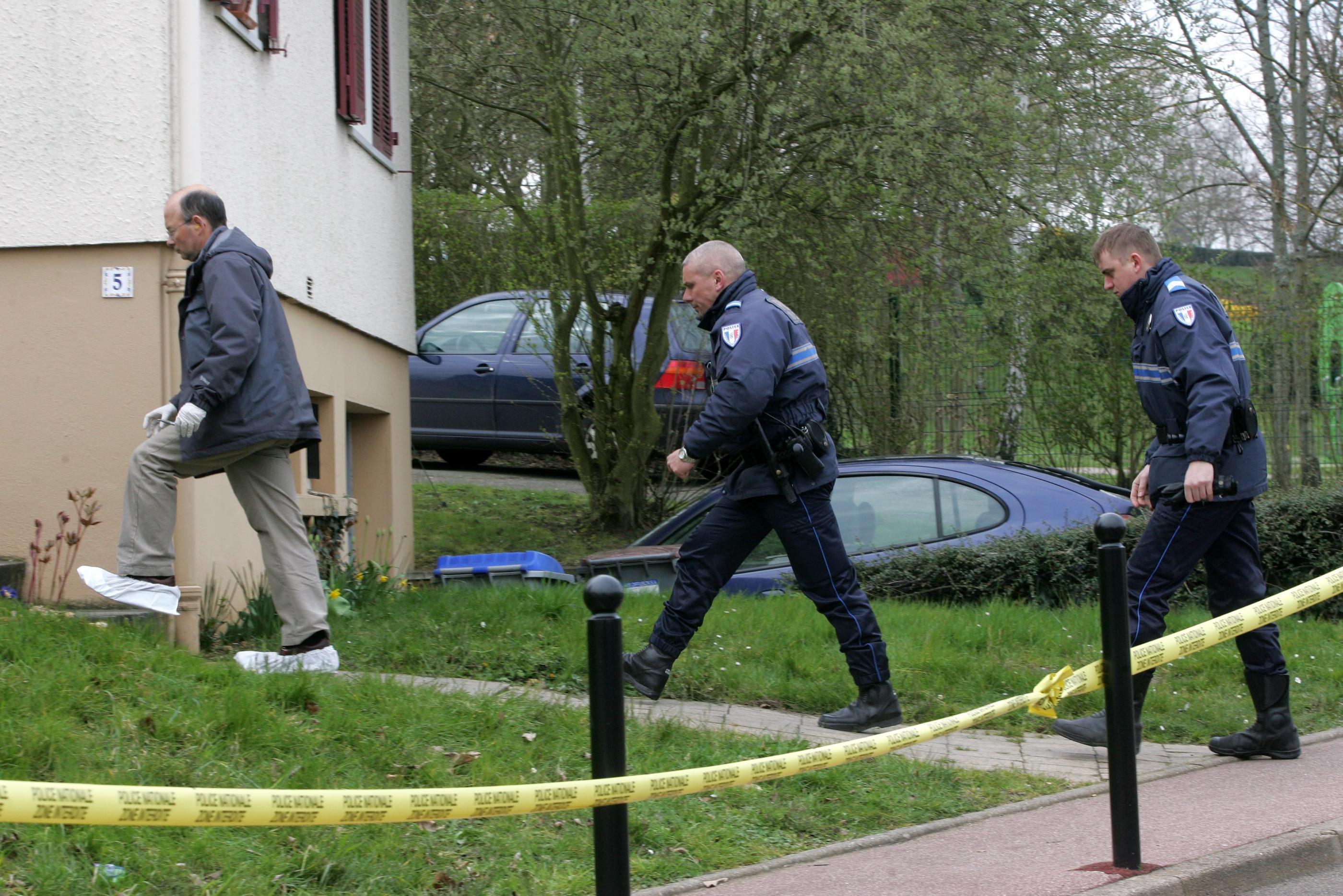 Chambourcy (Yvelines), le 22 mars 2007. Au lendemain de la découverte du corps de Christian Maréchal, la police enquêtait à son domicile. LP/Olivier Corsan