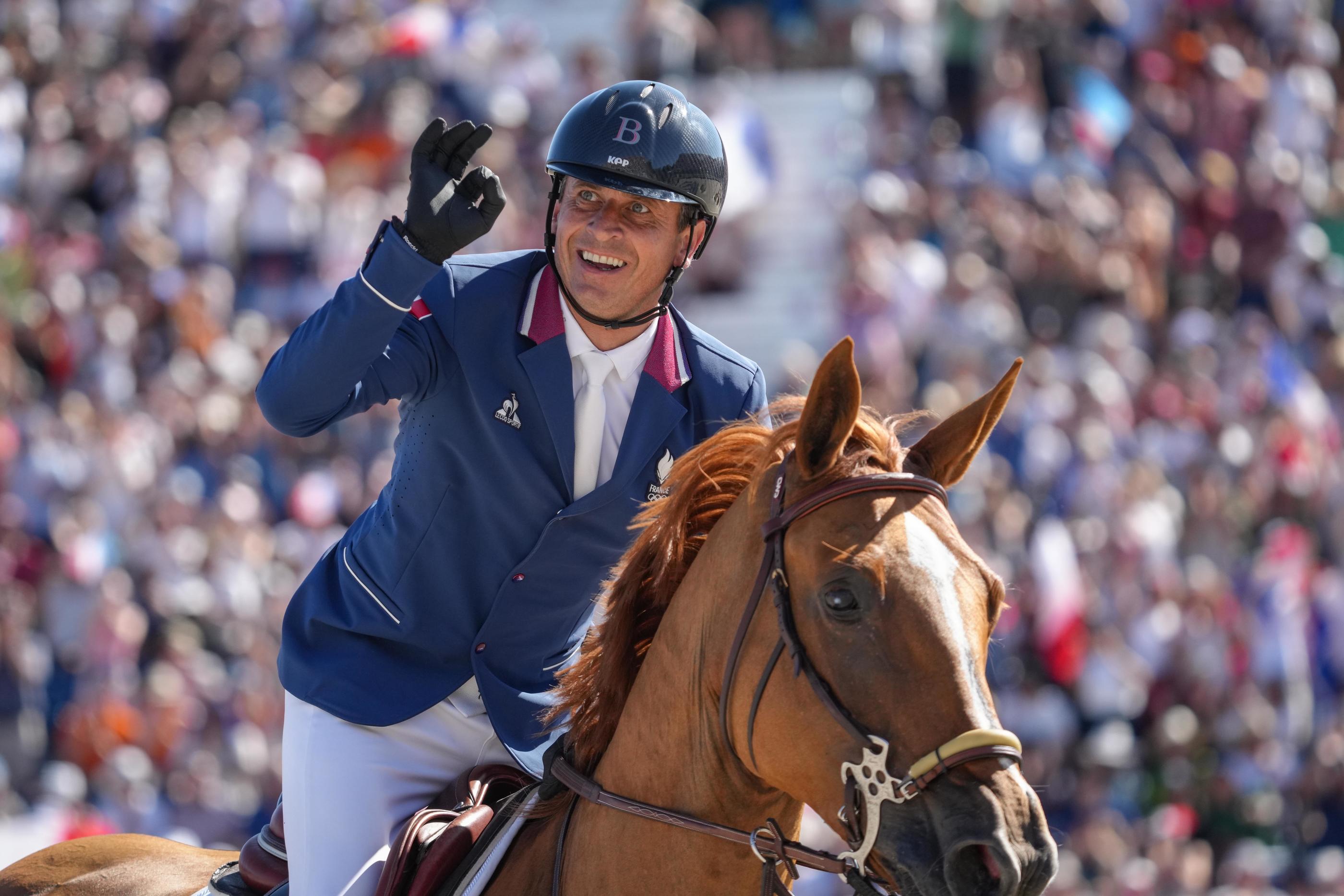 Impeccable ce lundi, lors des qualifications du saut d'obstacles, Julien Épaillard peut viser l'or ce mardi en finale. Icon Sport/Pierre Costabadie