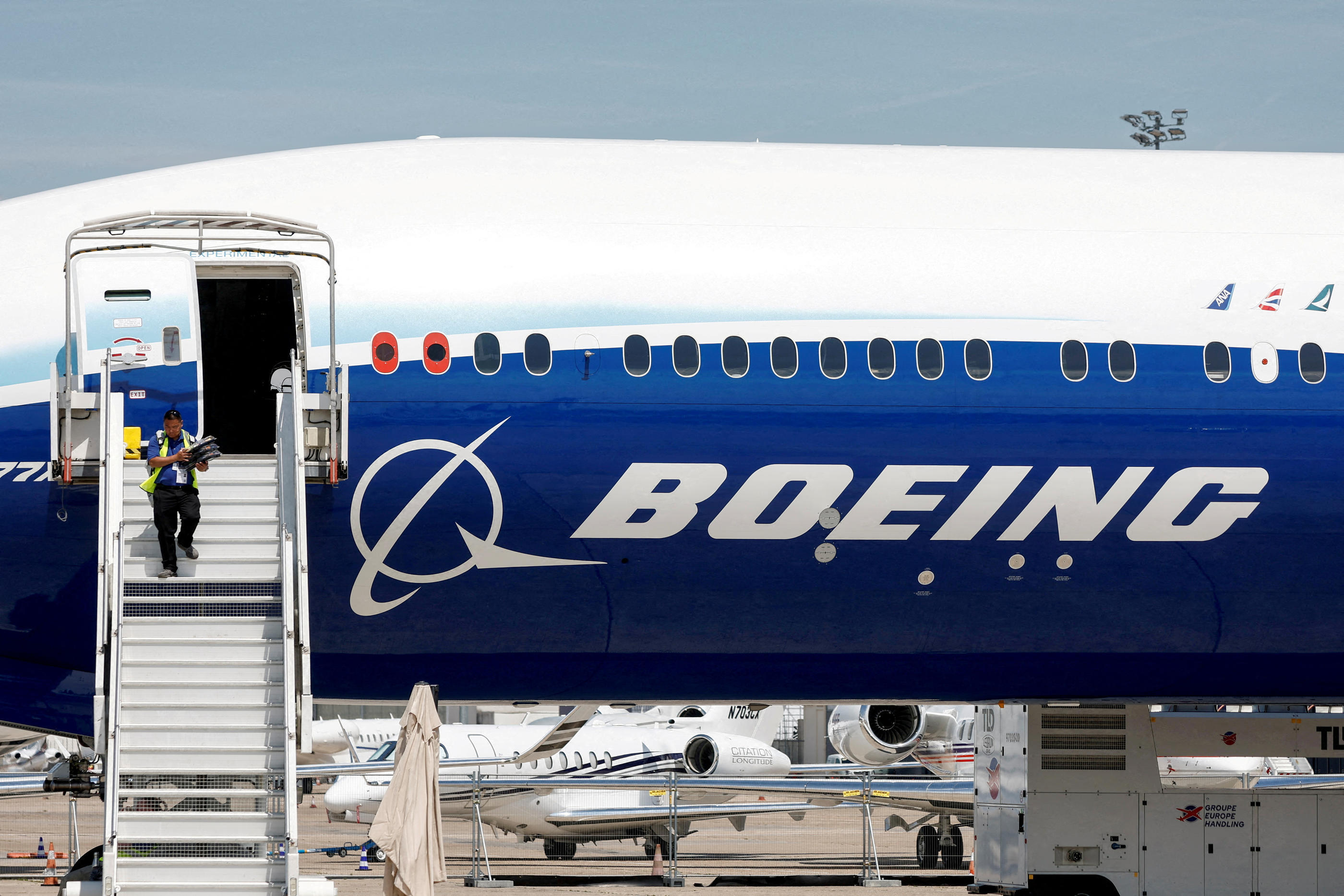Après de multiples incidents sur les 737 MAX, Boeing a fait inspecter tous ses appareils, comme ici le 777-9. Reuters/Benoit Tessier