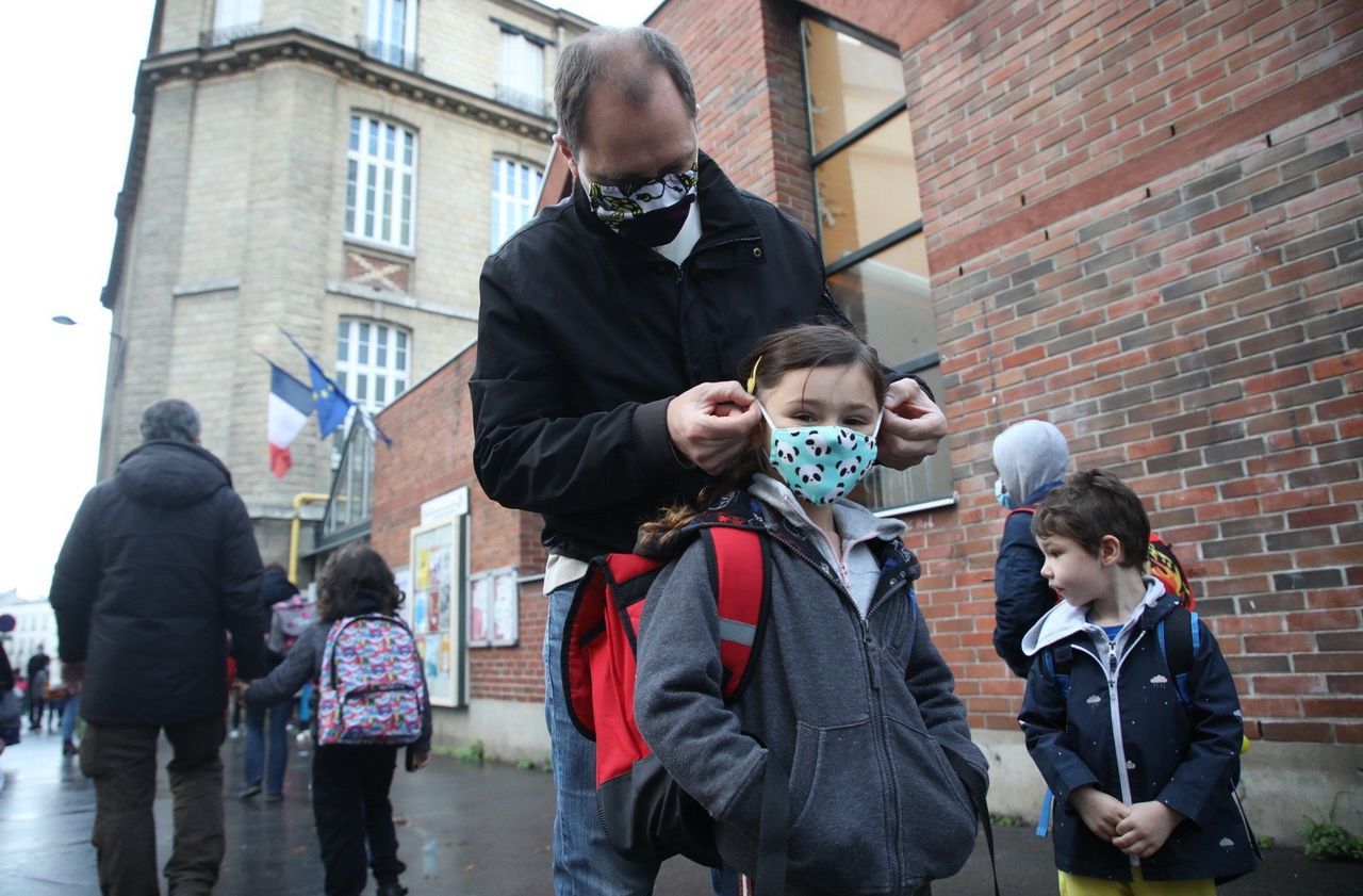 <b></b> Pris de court par la décision gouvernementale d’imposer le port du masque pour tous les élèves, nombreux sont les parents qui sont aujourd’hui en quête des fameuses protections pour leurs enfants.