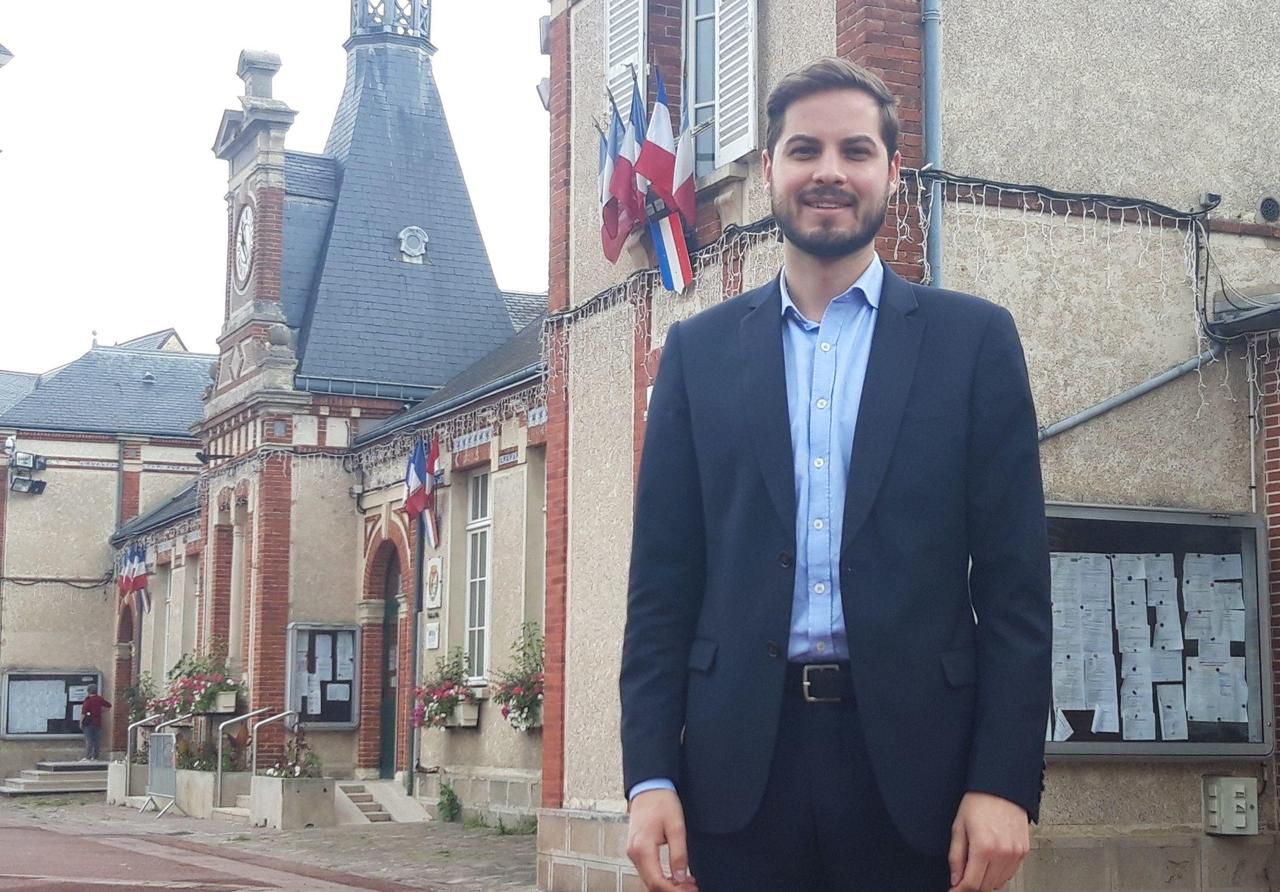 <b></b> Le Perray-en-Yvelines. Geoffroy Bax de Keating va devenir officiellement maire du Perray ce samedi matin, en succédant à Paulette Deschamps qui dirigeait la ville depuis 1999.