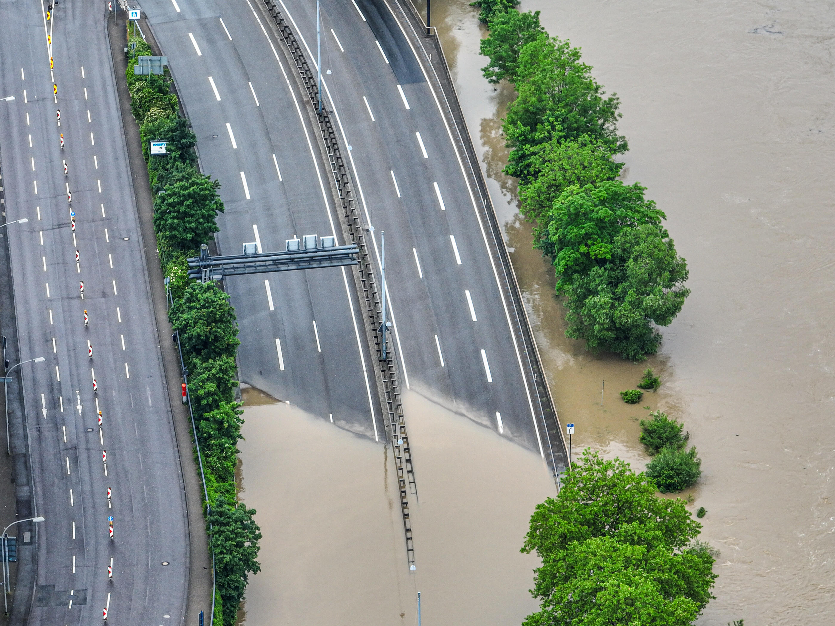 Sarrebruck (Allemagne), samedi. L'accès à cette route est impossible à cause des inondations. Icon sport/DPA/Laszlo Pinter/dpa