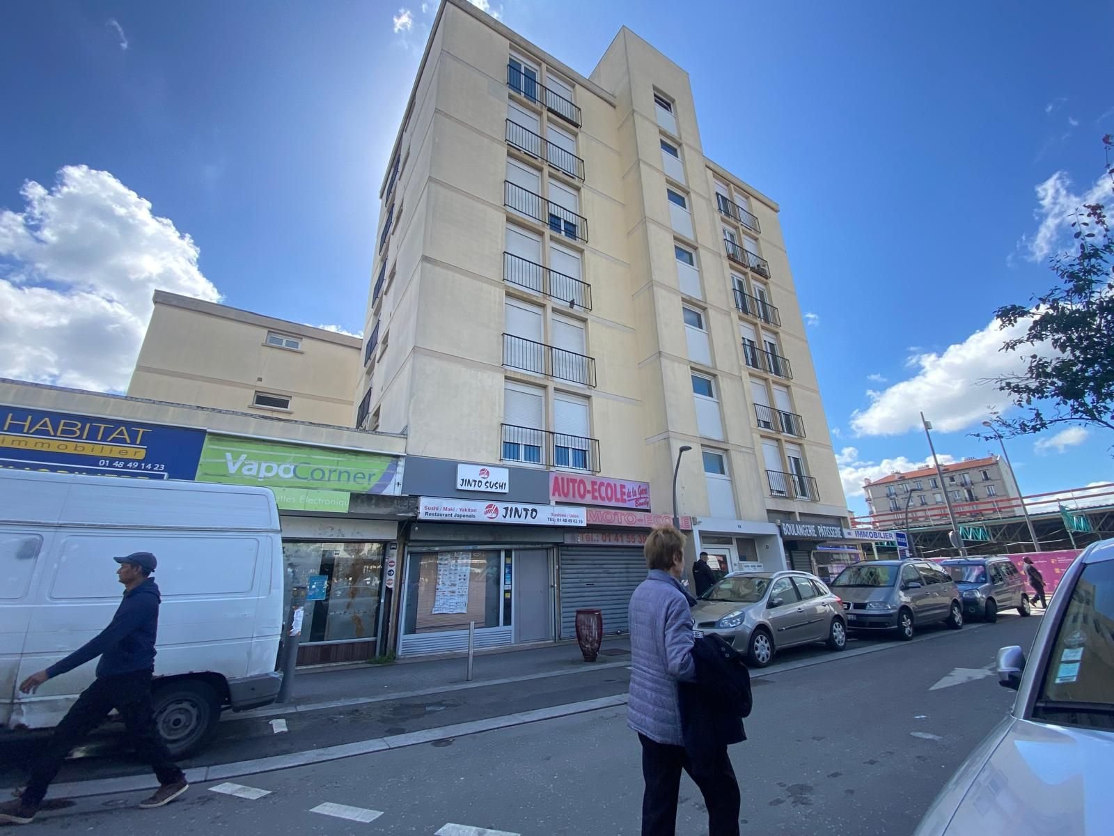 Bondy (Seine-Saint-Denis). Dans le cadre du projet du Grand Paris, des riverains doivent quitter leurs logements rue de la Liberté. Les commerçants vont devoir s'éloigner de la gare et du marché. LP/Mathilde Debarre