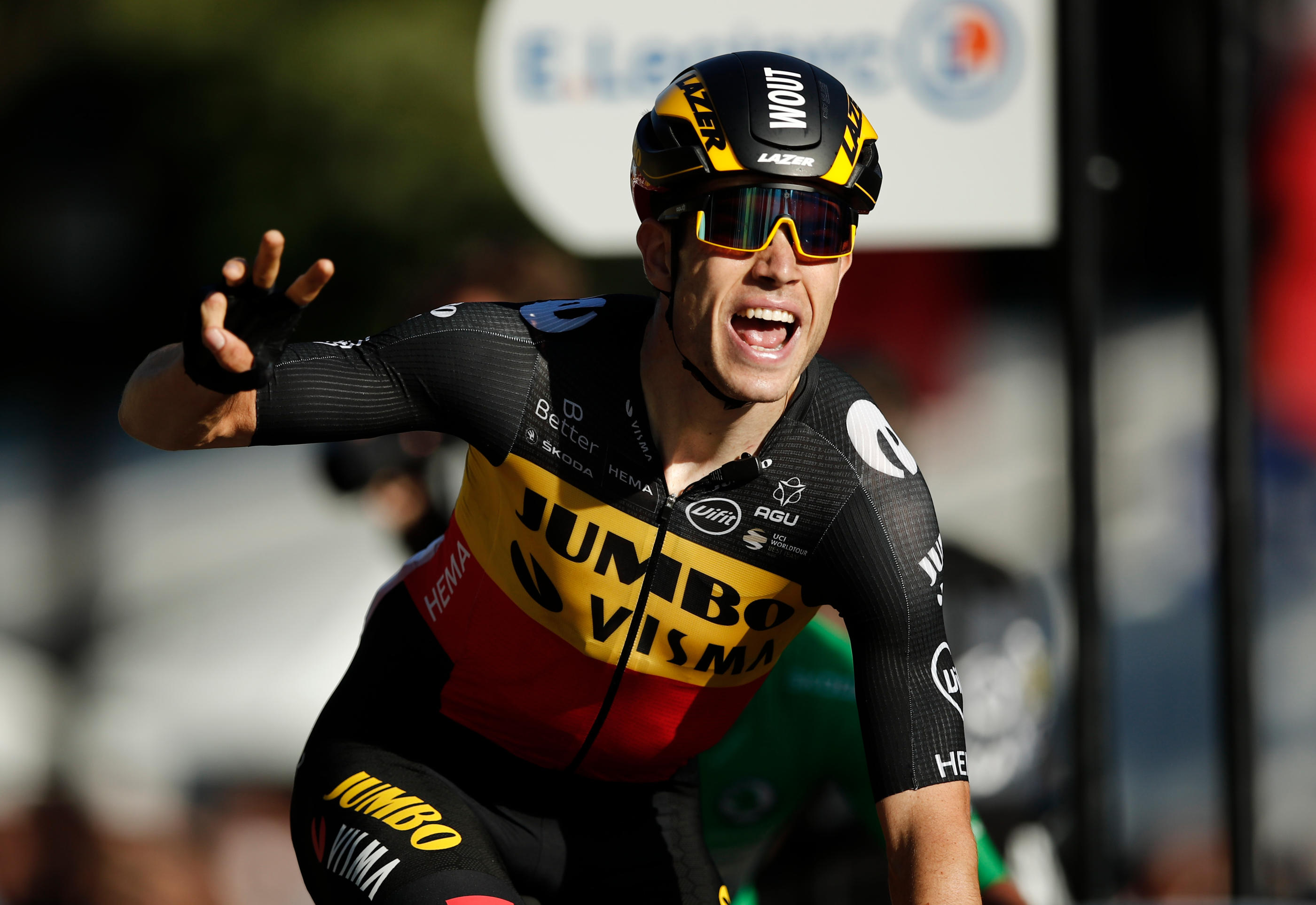 Wout Van Aert remporte sa 3e étape sur ce Tour. REUTERS/Benoit Tessier