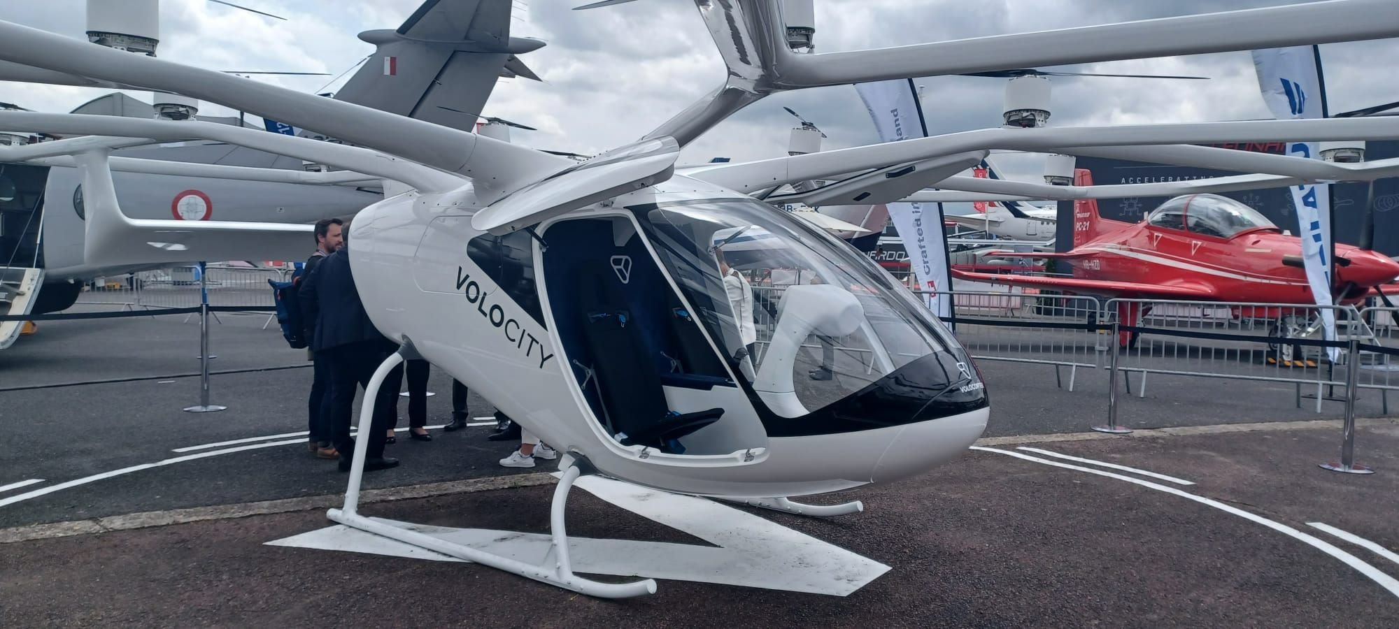 Le Volocity de Volocopter (ici au Bourget en 2023) va devoir attendre un ultime feu vert de l’Agence de l’union européenne pour la sécurité aérienne (AESA). LP/Jila Varoquier