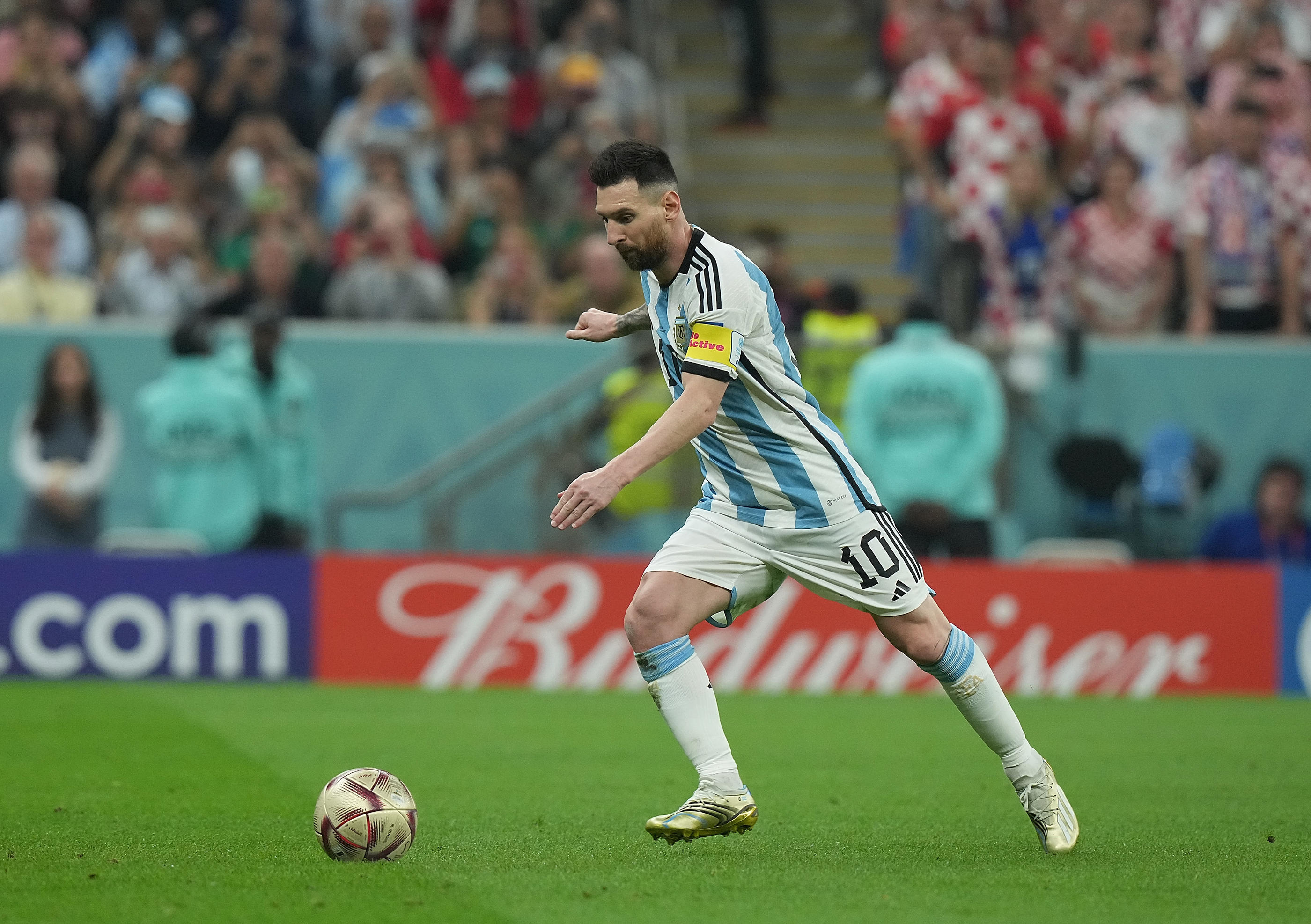 L’objectif pour les Bleus sera de couper, dans les circuits de passes des argentins, la relation entre les pourvoyeurs de ballons et Lionel Messi. Icon Sport/Hasan Bratic/DeFodi Images