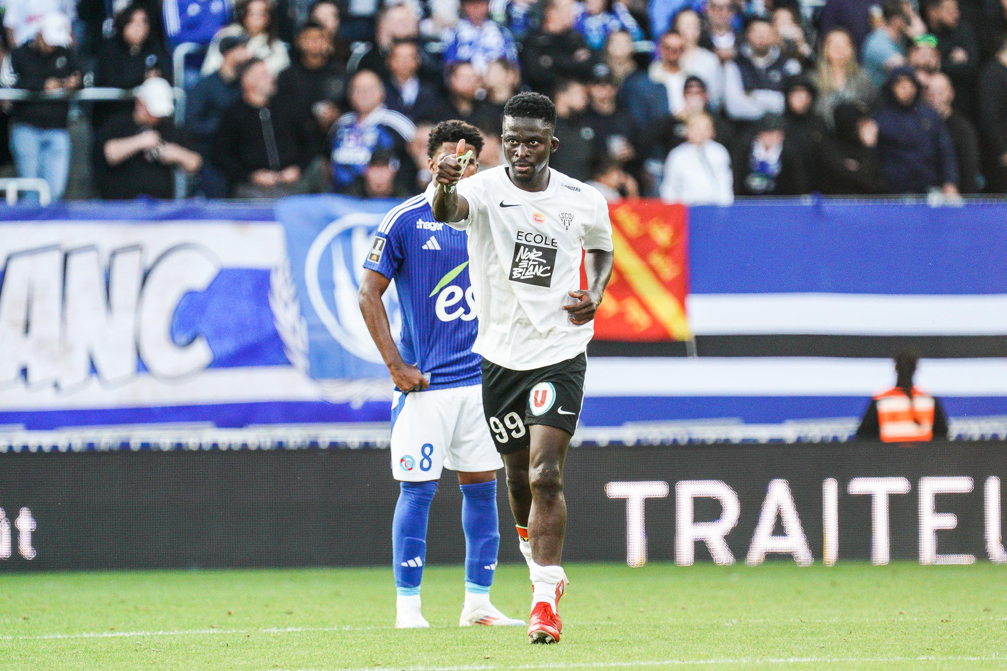 Bamba Dieng a permis à Angers de remporter son premier point dans l'élite cette saison.  (Dave Winter/FEP/Icon Sport)