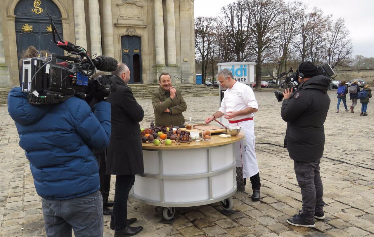 <b></b> Versailles, le 29 novembre. Vincent Ferniot a mis en boîte ce jour-là une série d’émissions « Midi en France » sur Versailles et les Yvelines diffusées à partir de ce lundi.